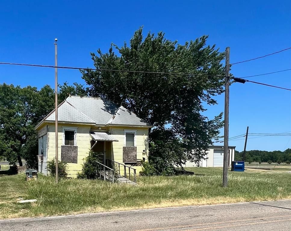 Tioga, Grayson County, TX Commercial Property, House for sale Property