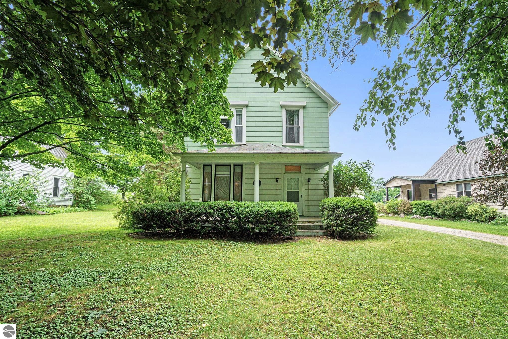 Traverse City, Grand Traverse County, MI Lakefront Property, Waterfront