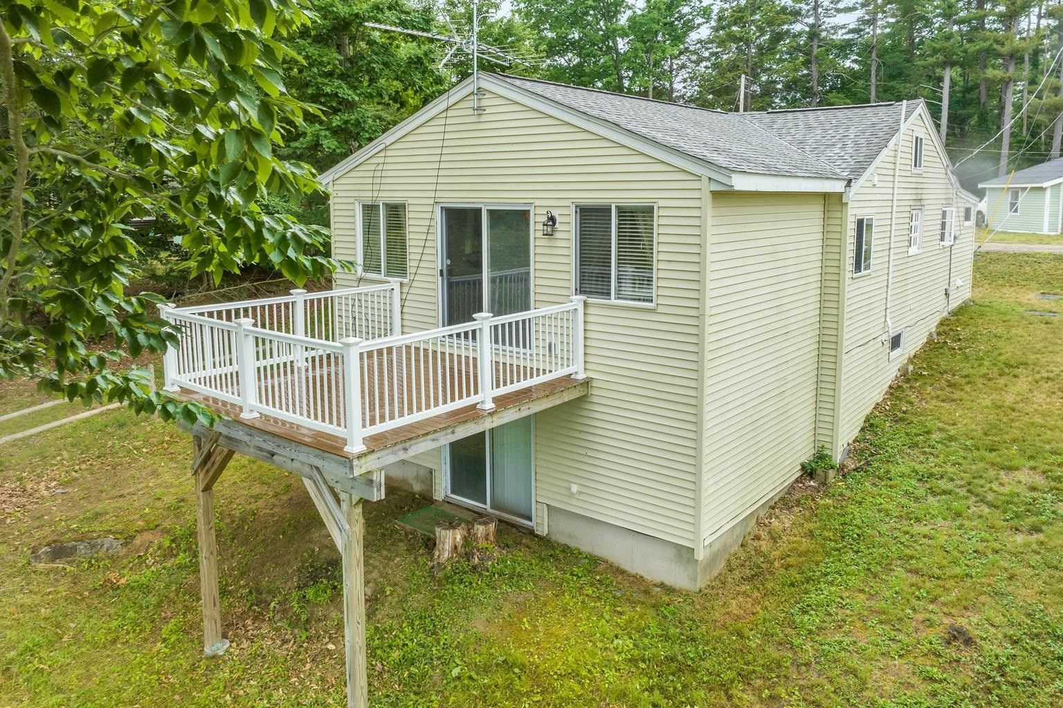 Kingston, Rockingham County, NH Lakefront Property, Waterfront Property