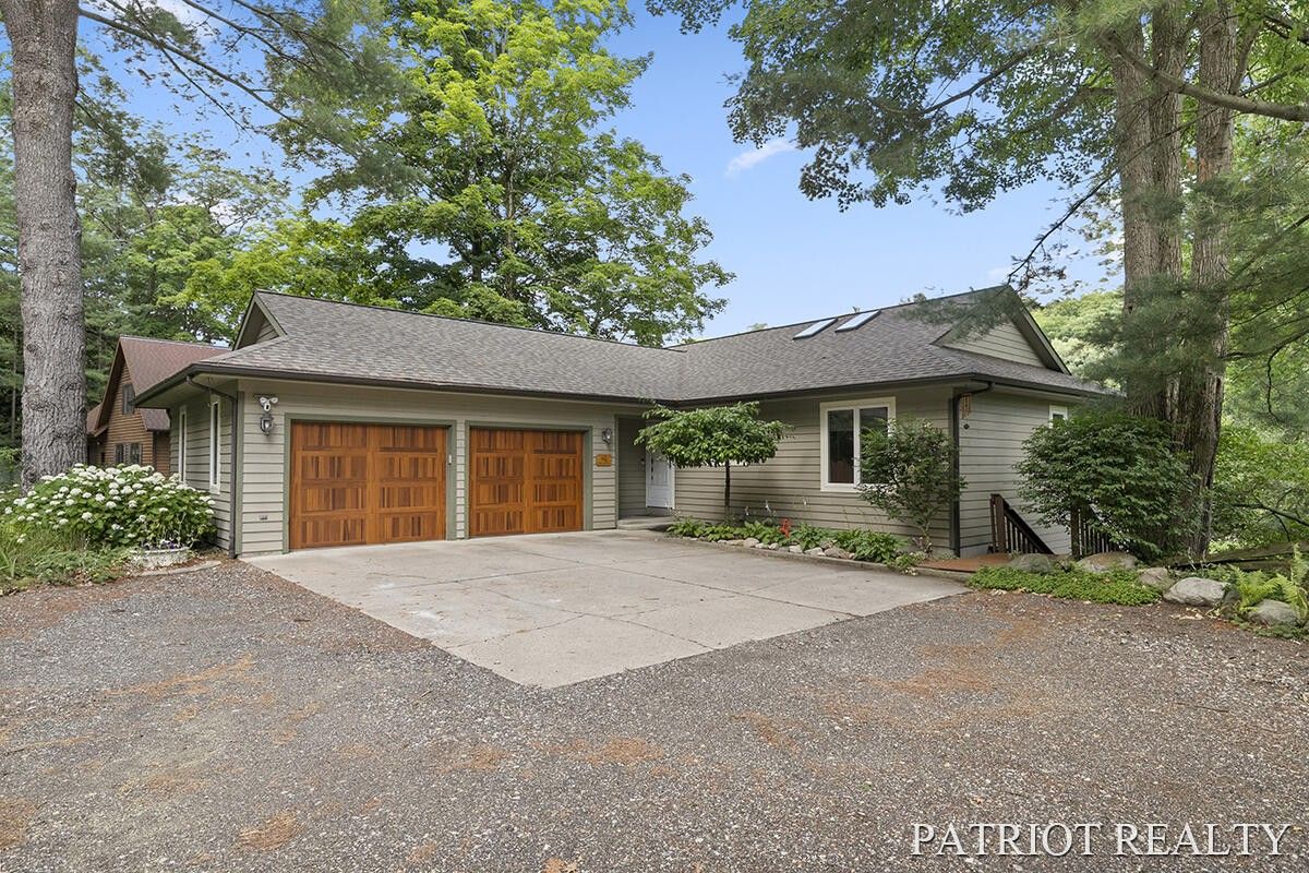 Newaygo, Newaygo County, MI Lakefront Property, Waterfront Property