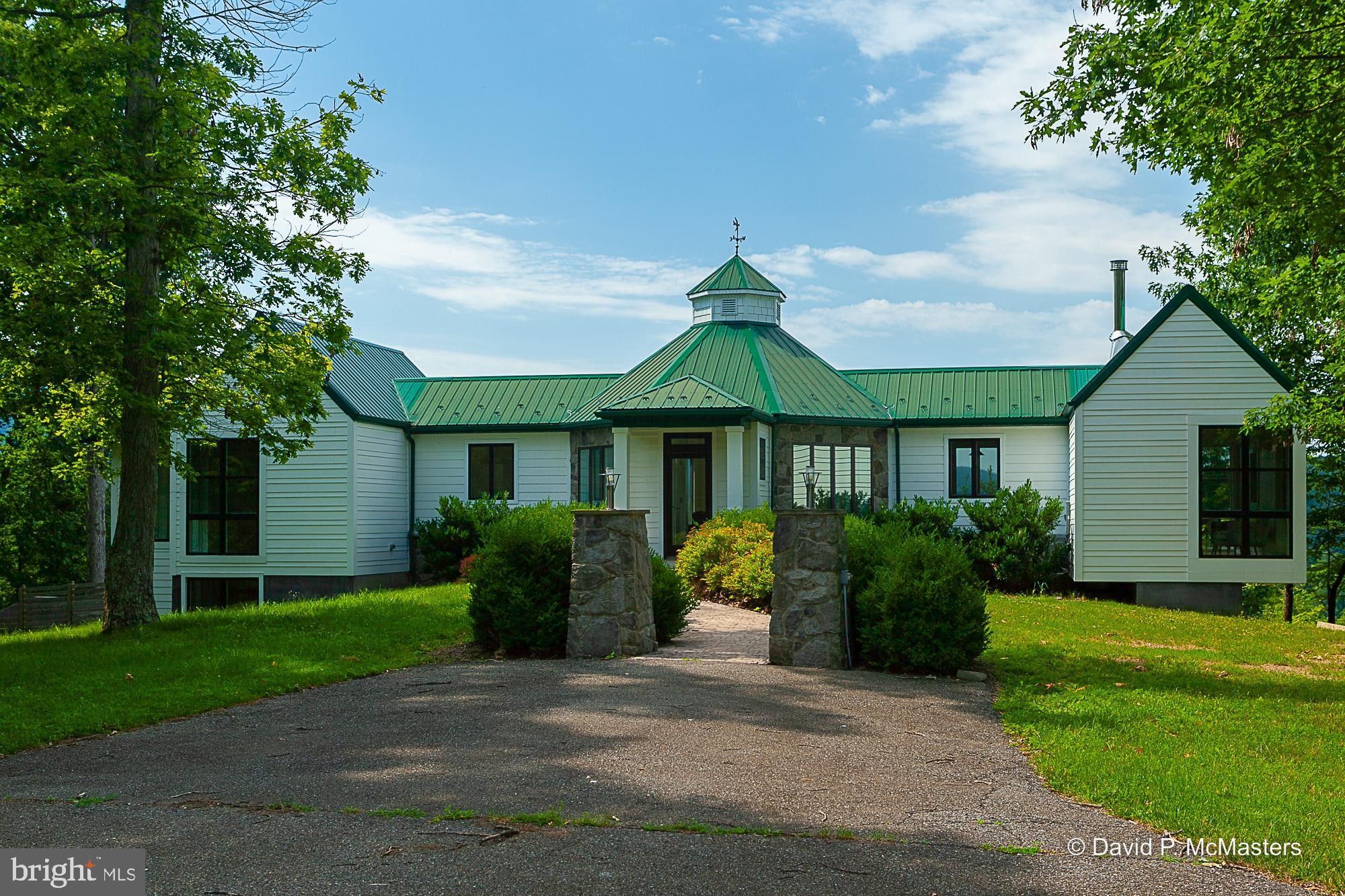 Berkeley Springs, County, WV Lakefront Property, Waterfront