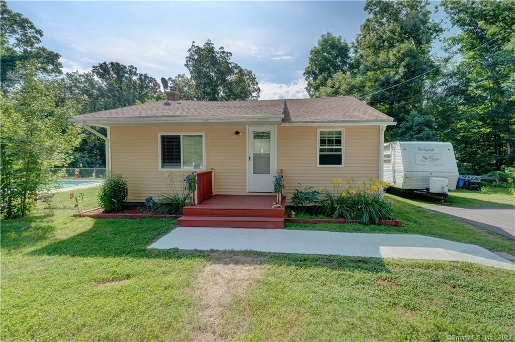 Coventry, Tolland County, CT Lakefront Property, Waterfront Property