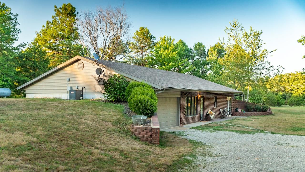 Grovespring, Wright County, MO Hunting Property, House for sale