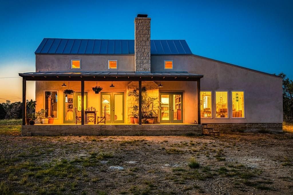 Fredericksburg, Gillespie County, TX Lakefront Property, Waterfront Property, House for sale