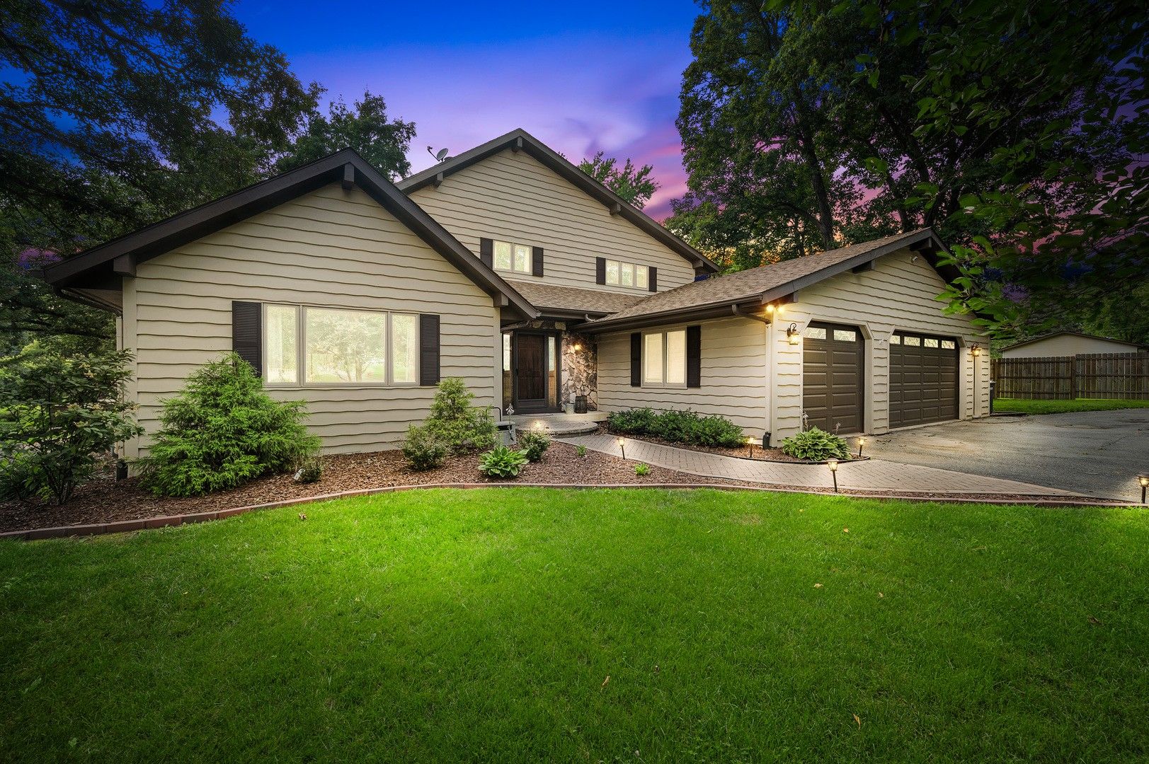 Kingston, DeKalb County, IL Lakefront Property, Waterfront Property