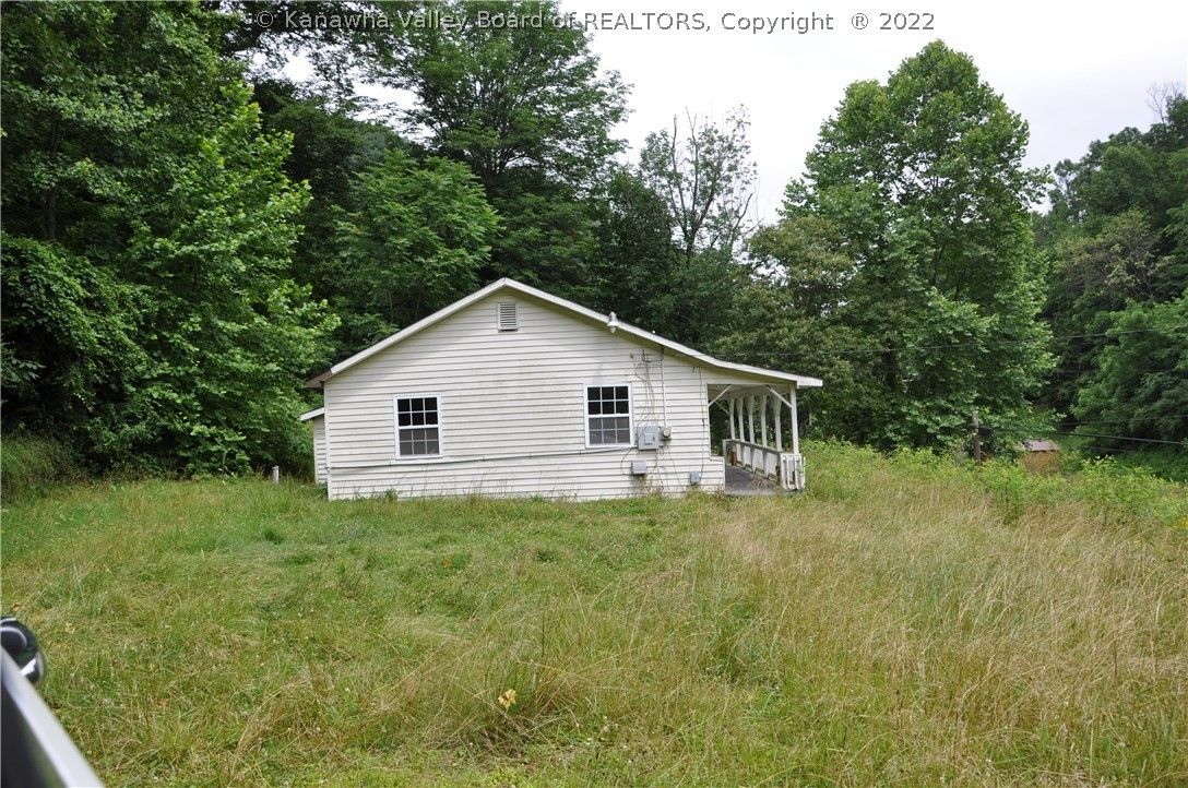 Julian, Boone County, WV Lakefront Property, Waterfront Property, House