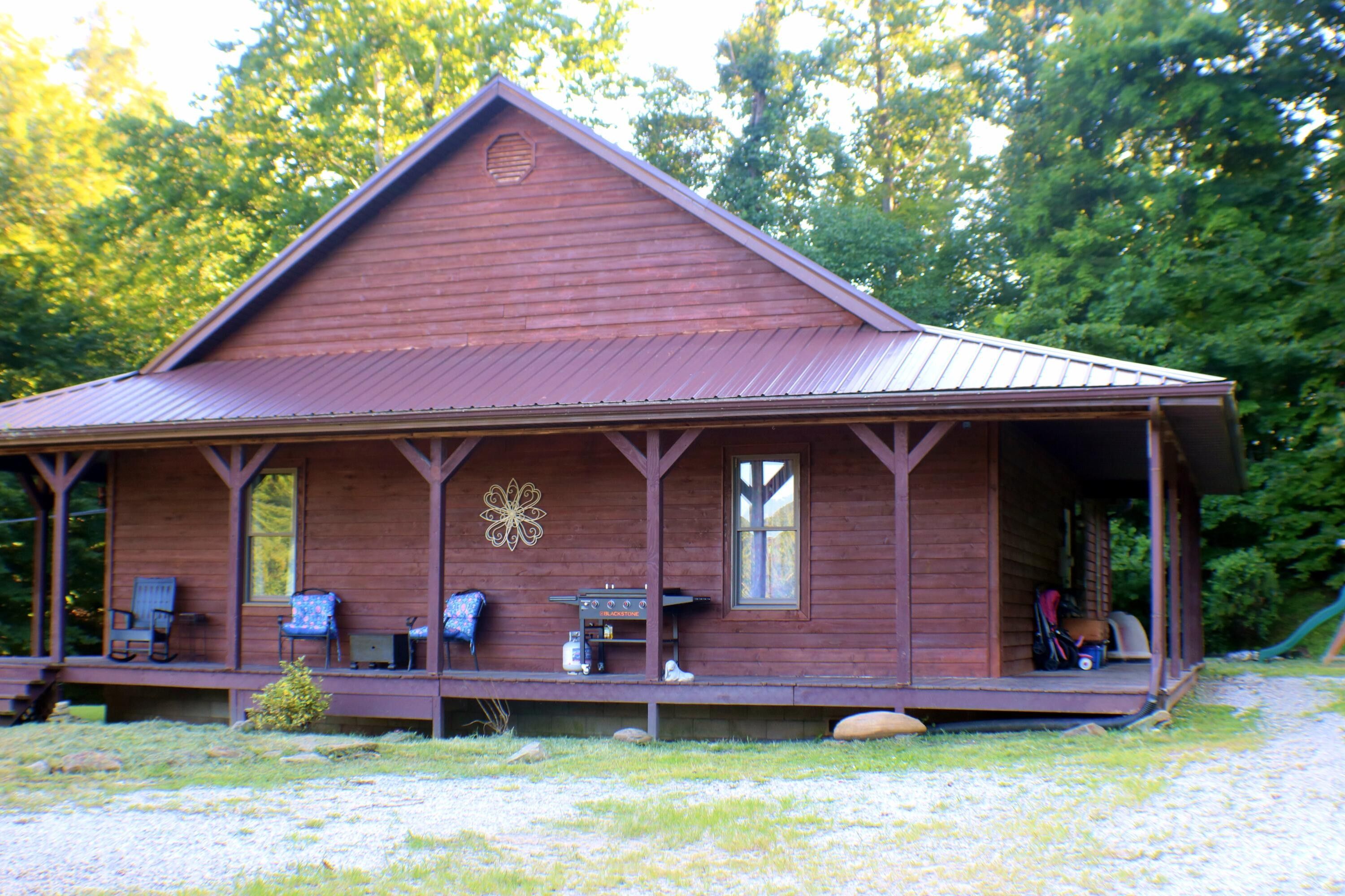 Oil Springs, Johnson County, KY House for sale Property ID 414577061