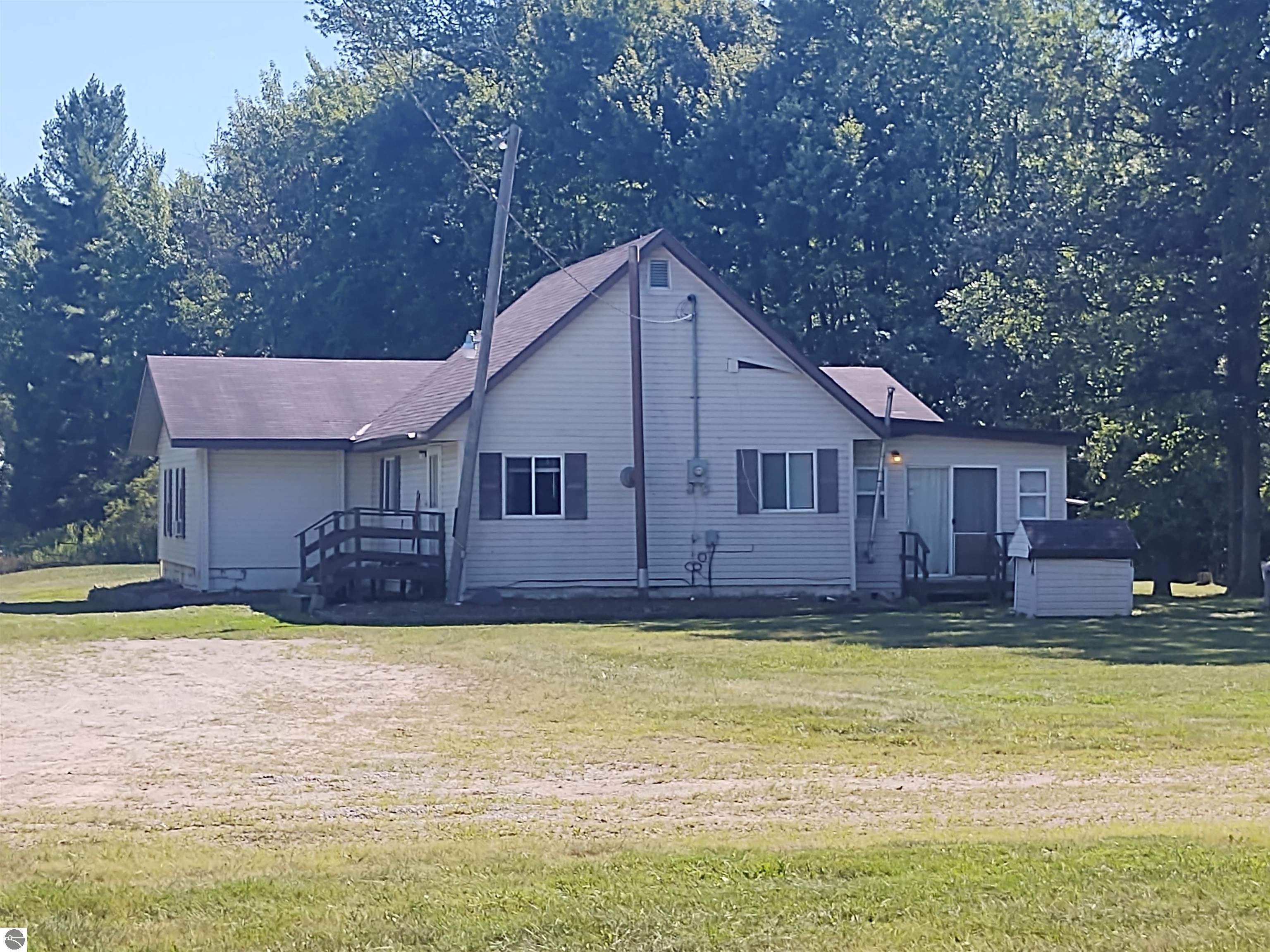 Bentley, Bay County, MI Lakefront Property, Waterfront Property, House