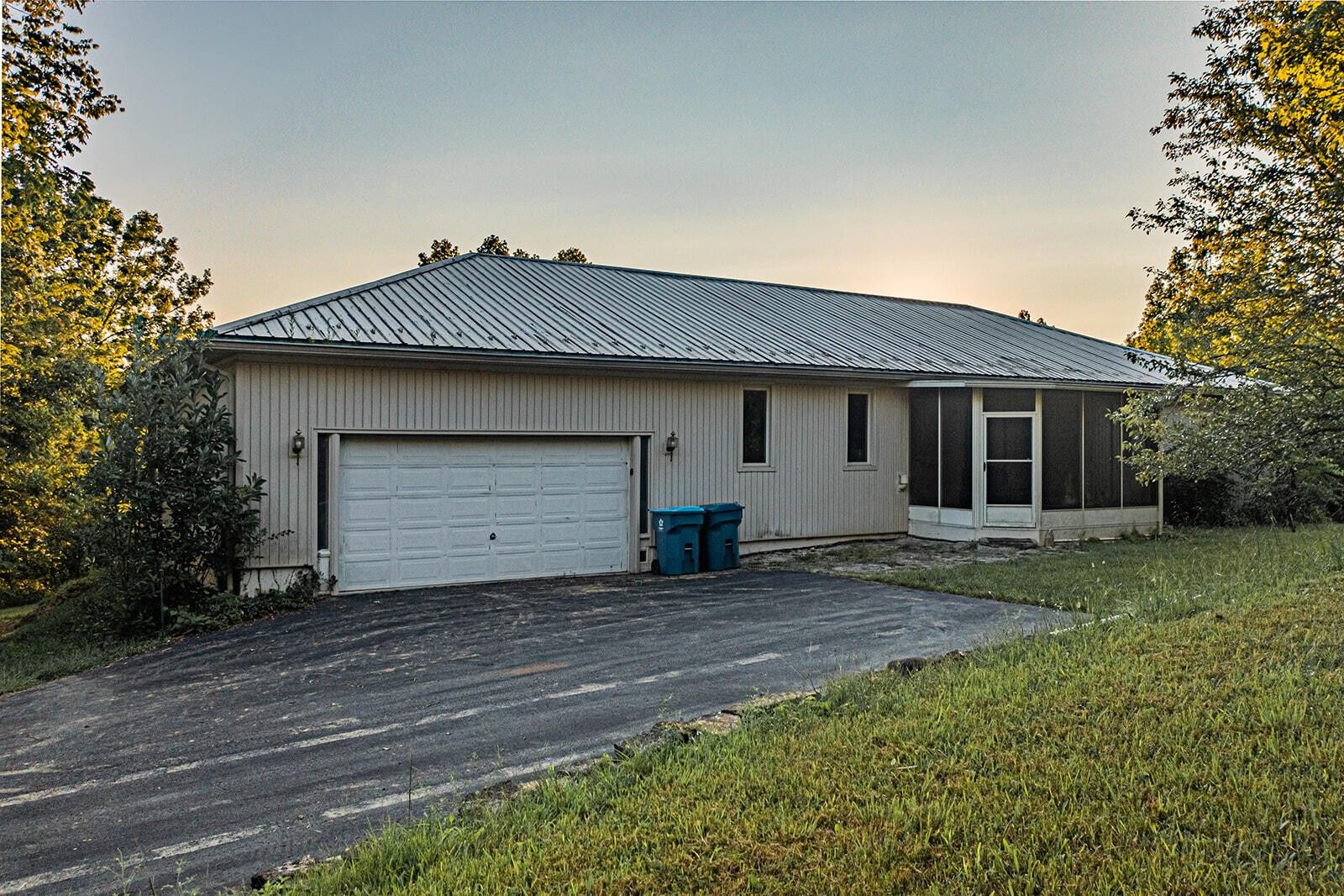 Lawrenceburg, Anderson County, KY Farms and Ranches, House for sale