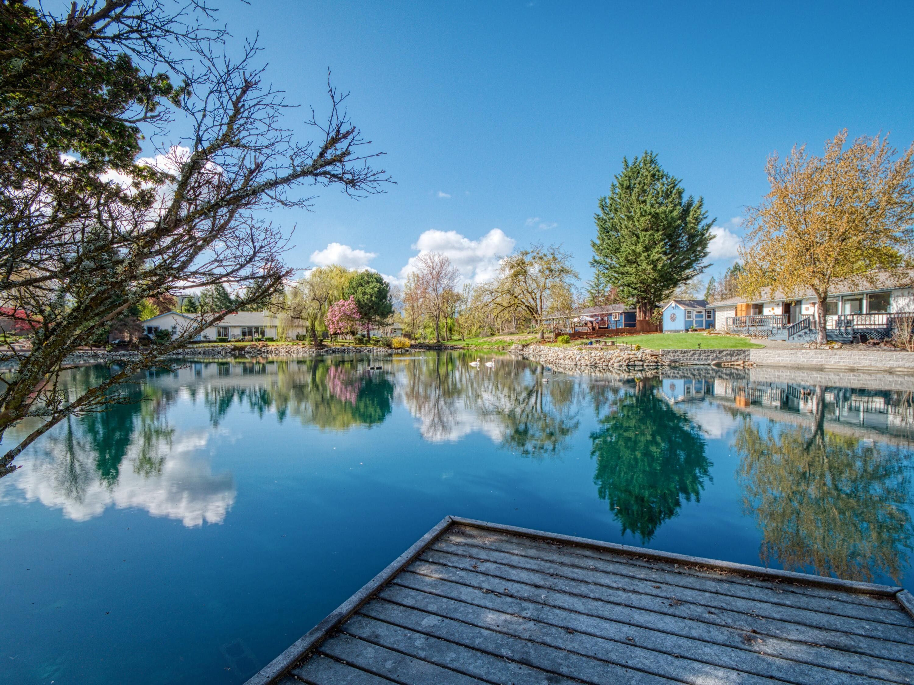 Grants Pass, Josephine County, OR Lakefront Property, Waterfront