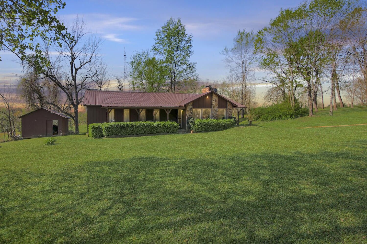 Couch, Oregon County, MO Lakefront Property, Waterfront Property, House