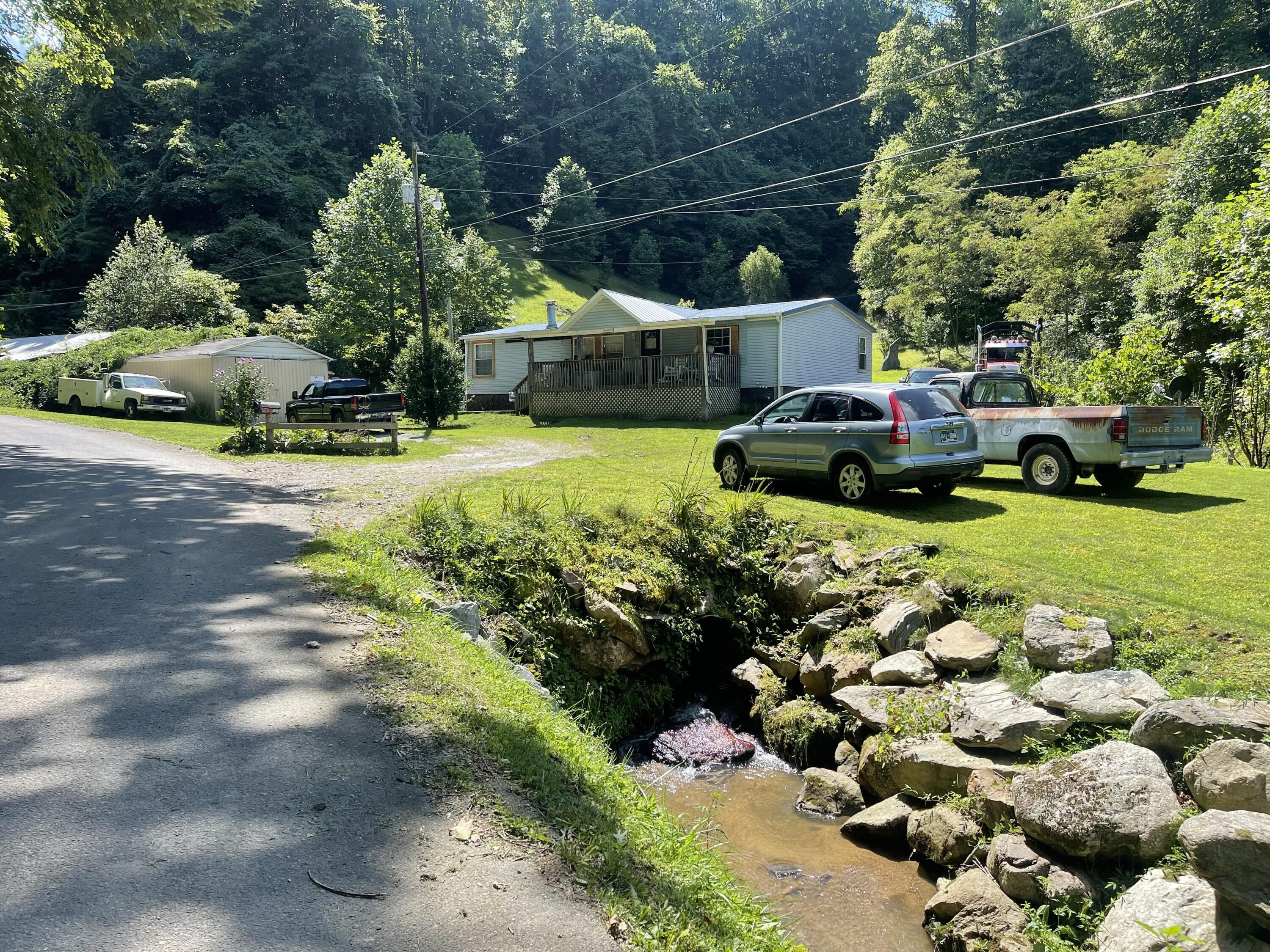 Hampton, Carter County, TN House for sale Property ID 414682405