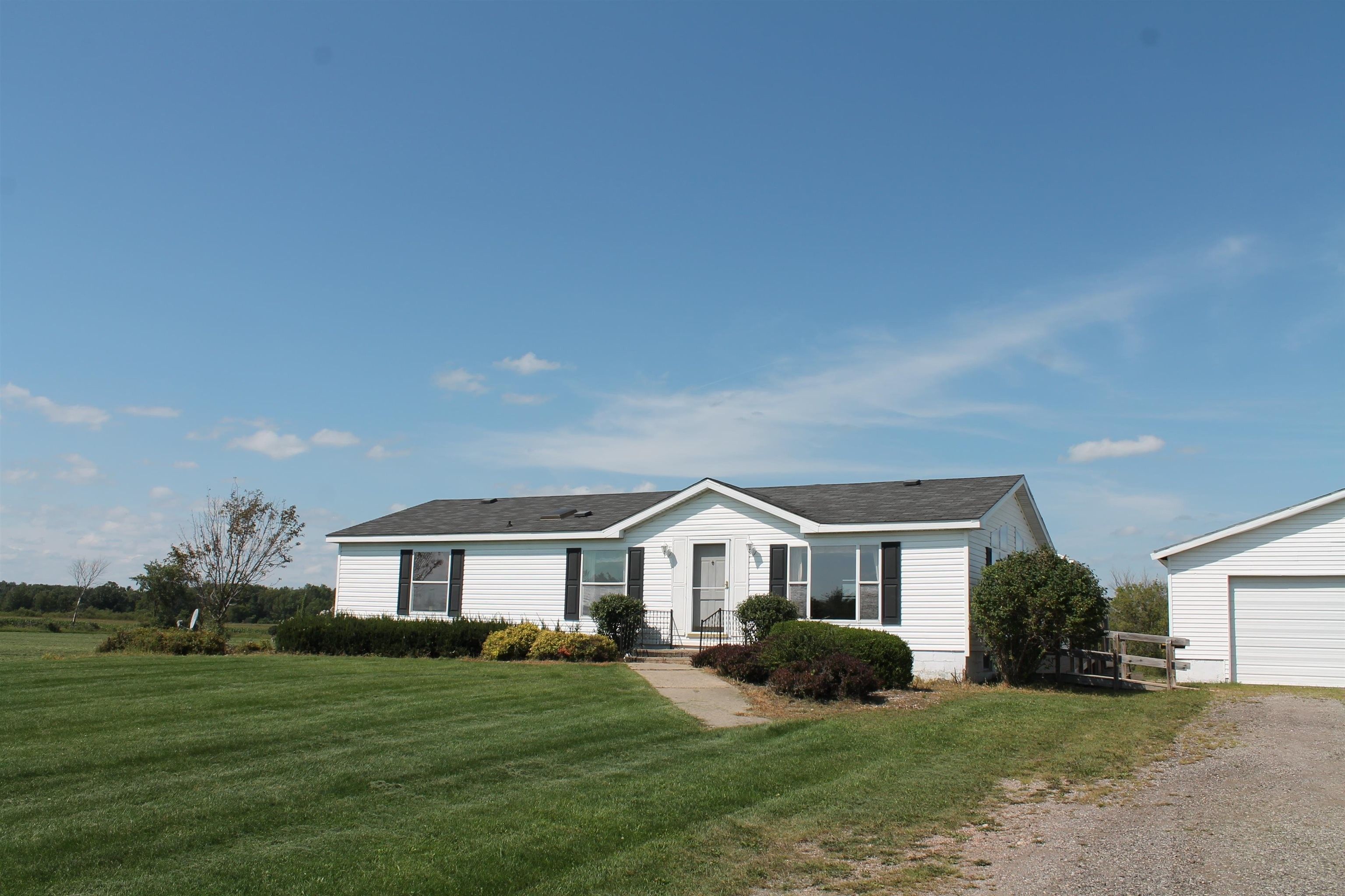 Bear Creek, Waupaca County, WI House for sale Property ID 414708314