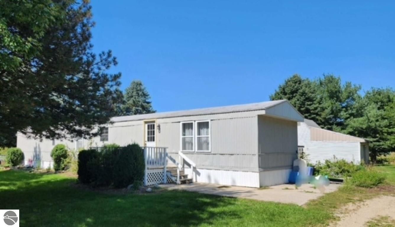 Elwell, Gratiot County, MI Lakefront Property, Waterfront Property, House for sale Property ID