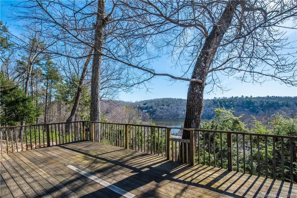 Newtown, Fairfield County, CT Lakefront Property, Waterfront Property