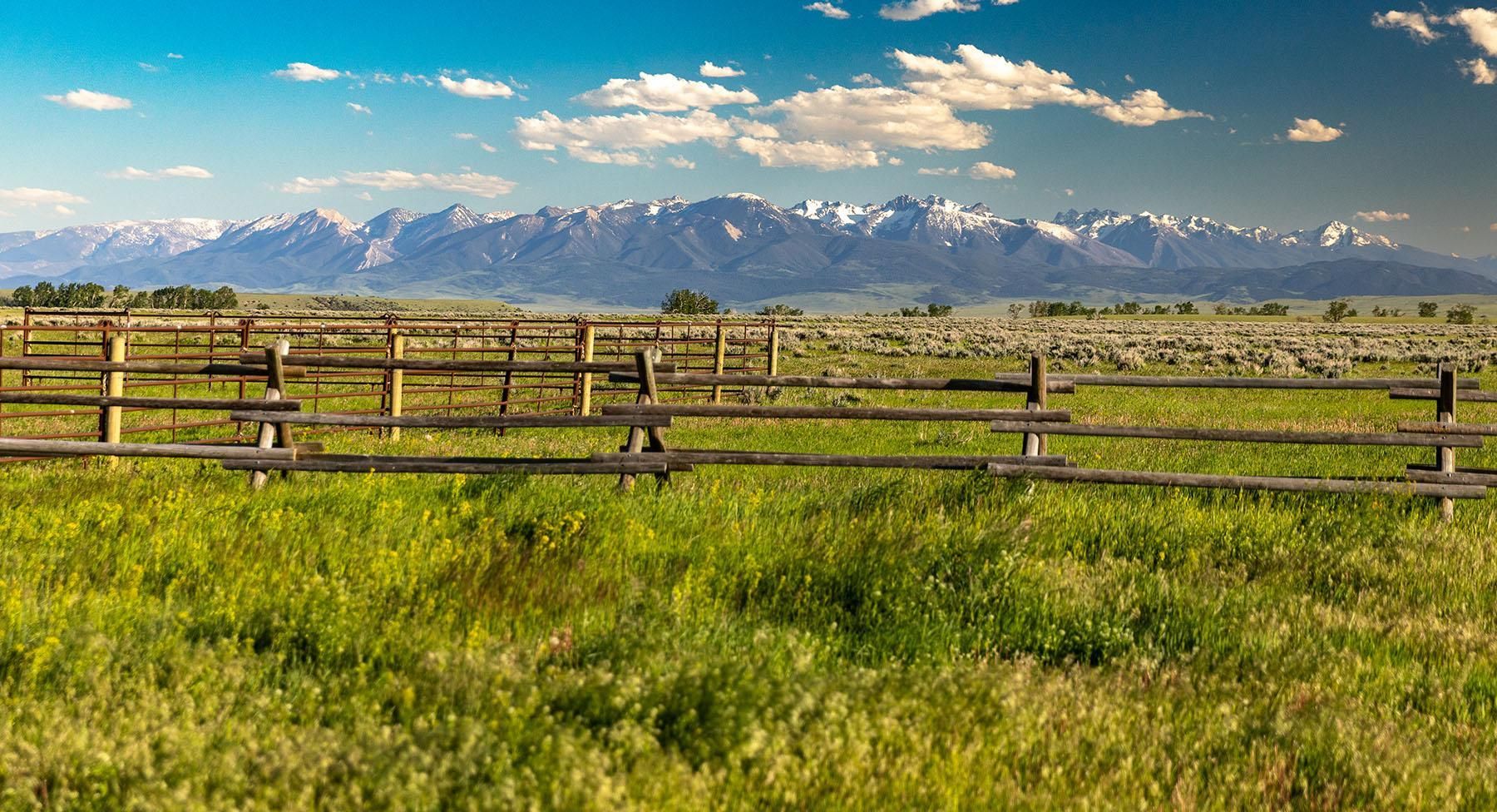 Clyde Park, Park County, MT Farms and Ranches, House for sale Property
