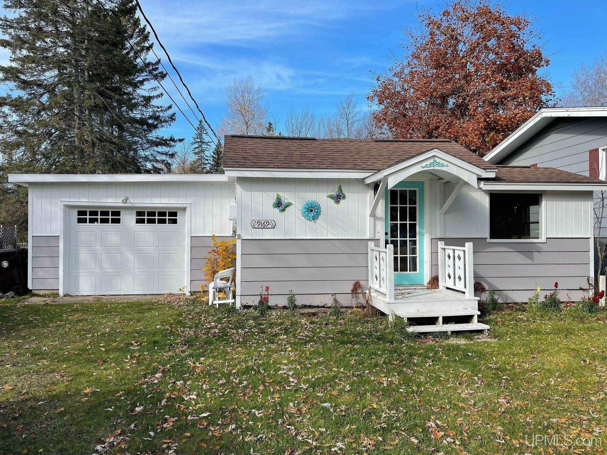 Gladstone, Delta County, MI Lakefront Property, Waterfront Property