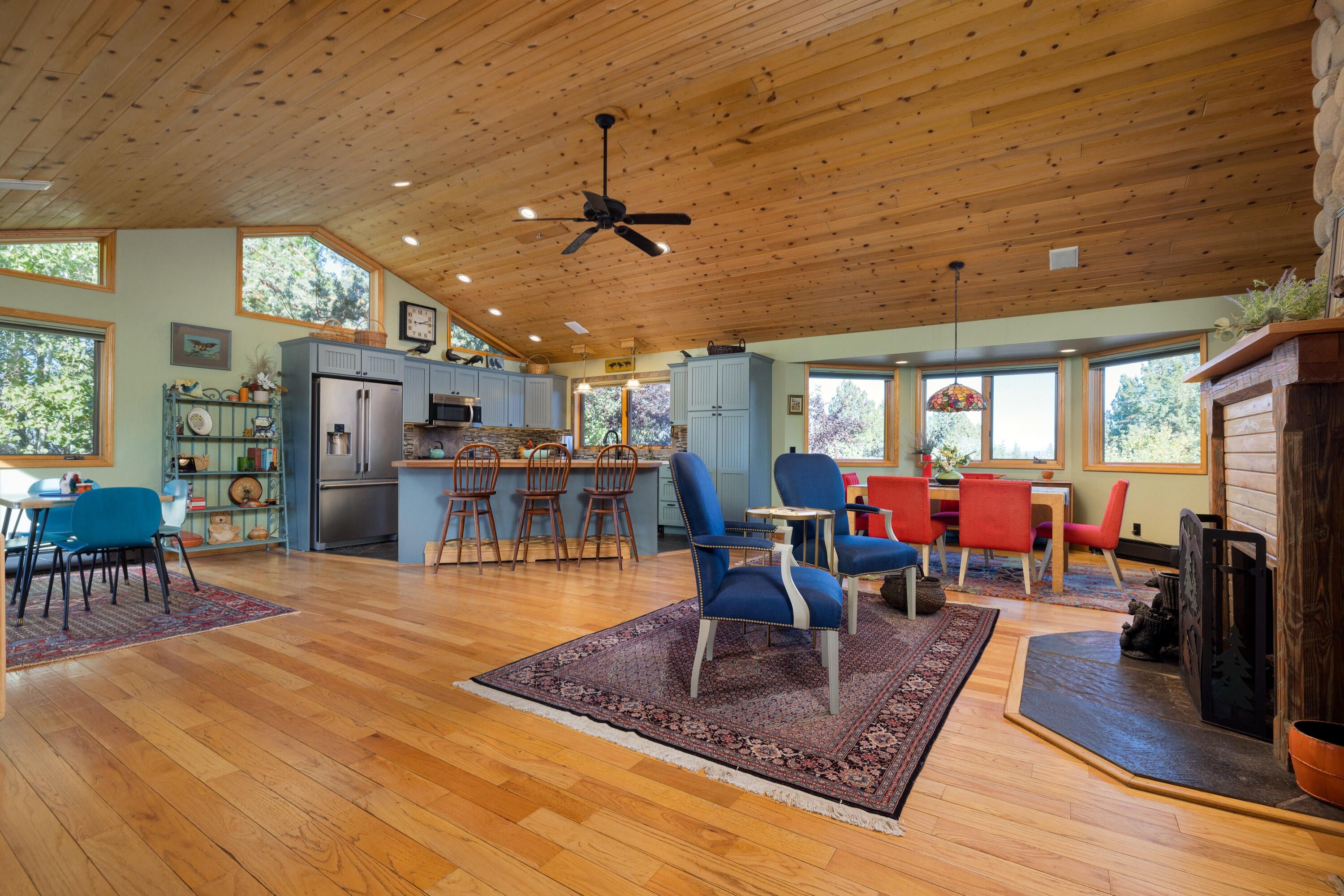 Bend, Deschutes County, OR Lakefront Property, Waterfront Property