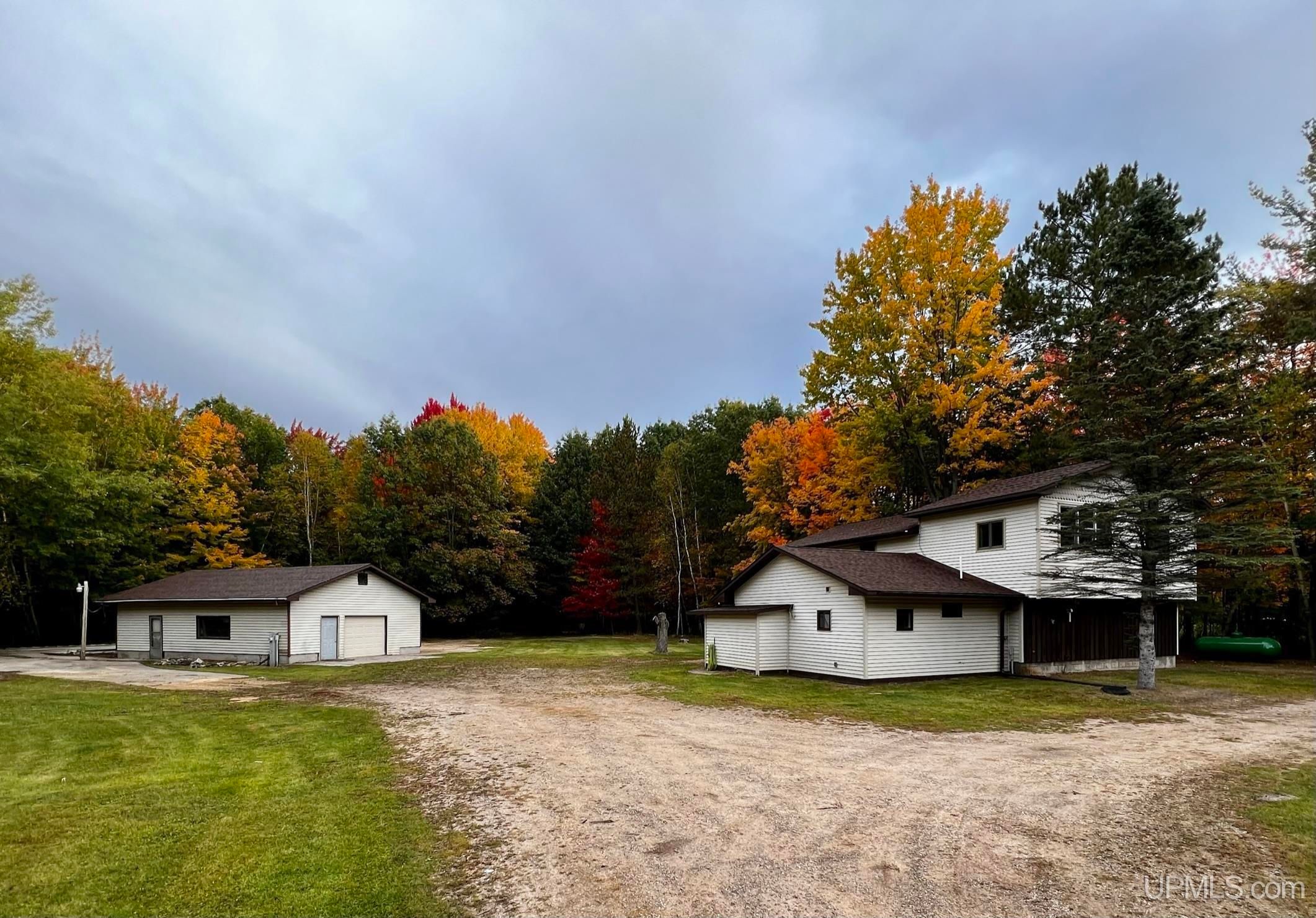 Gladstone, Delta County, MI House for sale Property ID 415213804