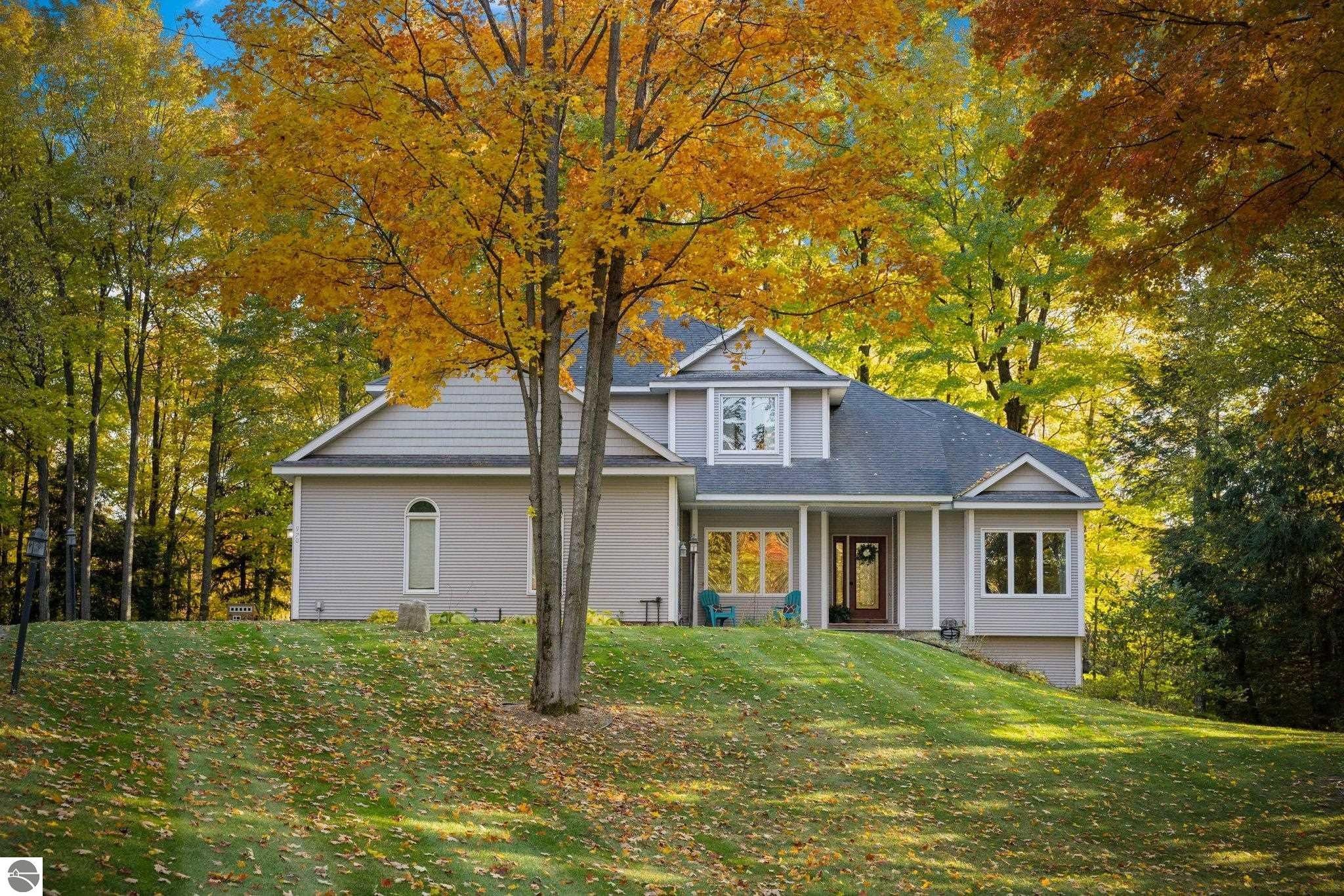 Traverse City, Grand Traverse County, MI Lakefront Property, Waterfront Property, House for sale