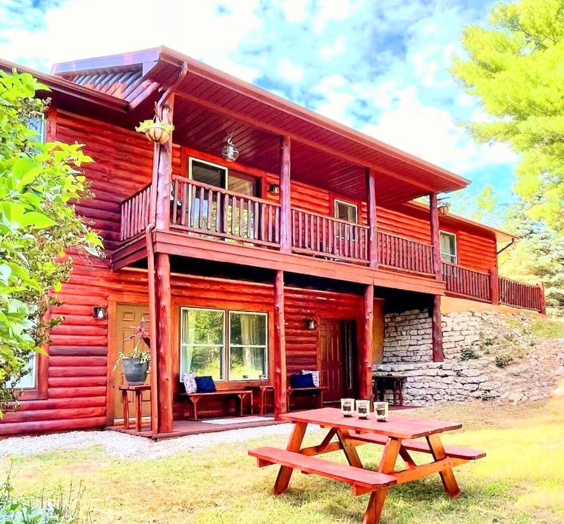 Onekama, Manistee County, MI House for sale Property ID 411474345