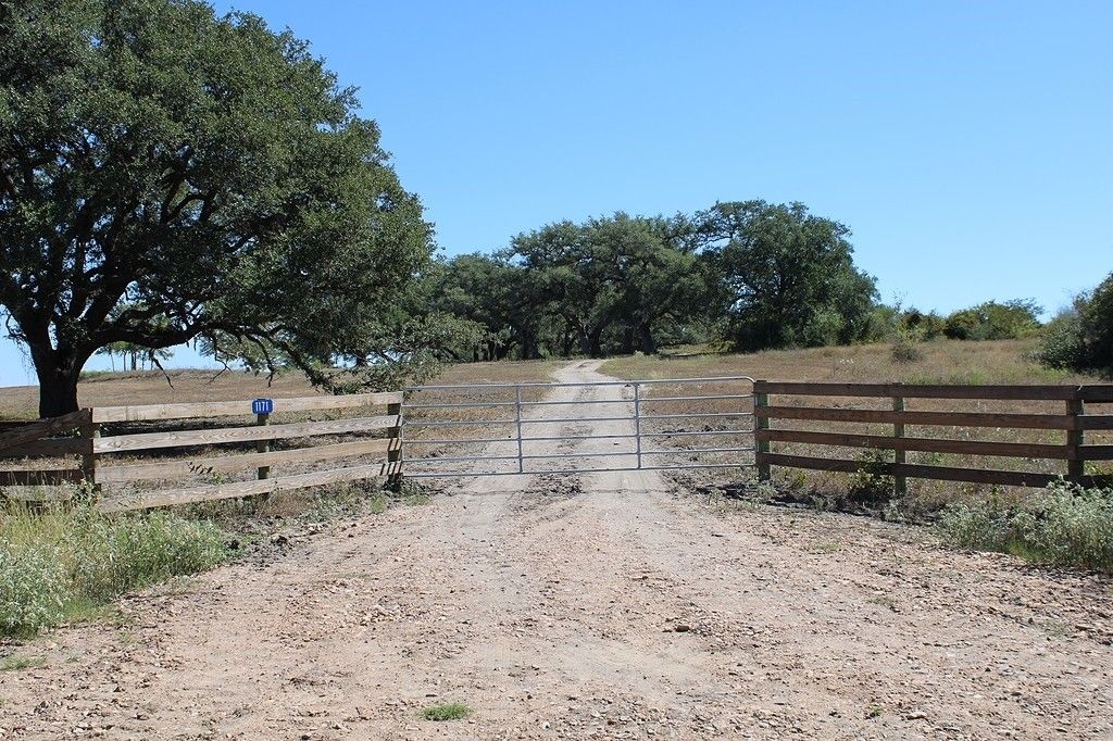 Schulenburg, Fayette County, TX Farms and Ranches for sale Property ID