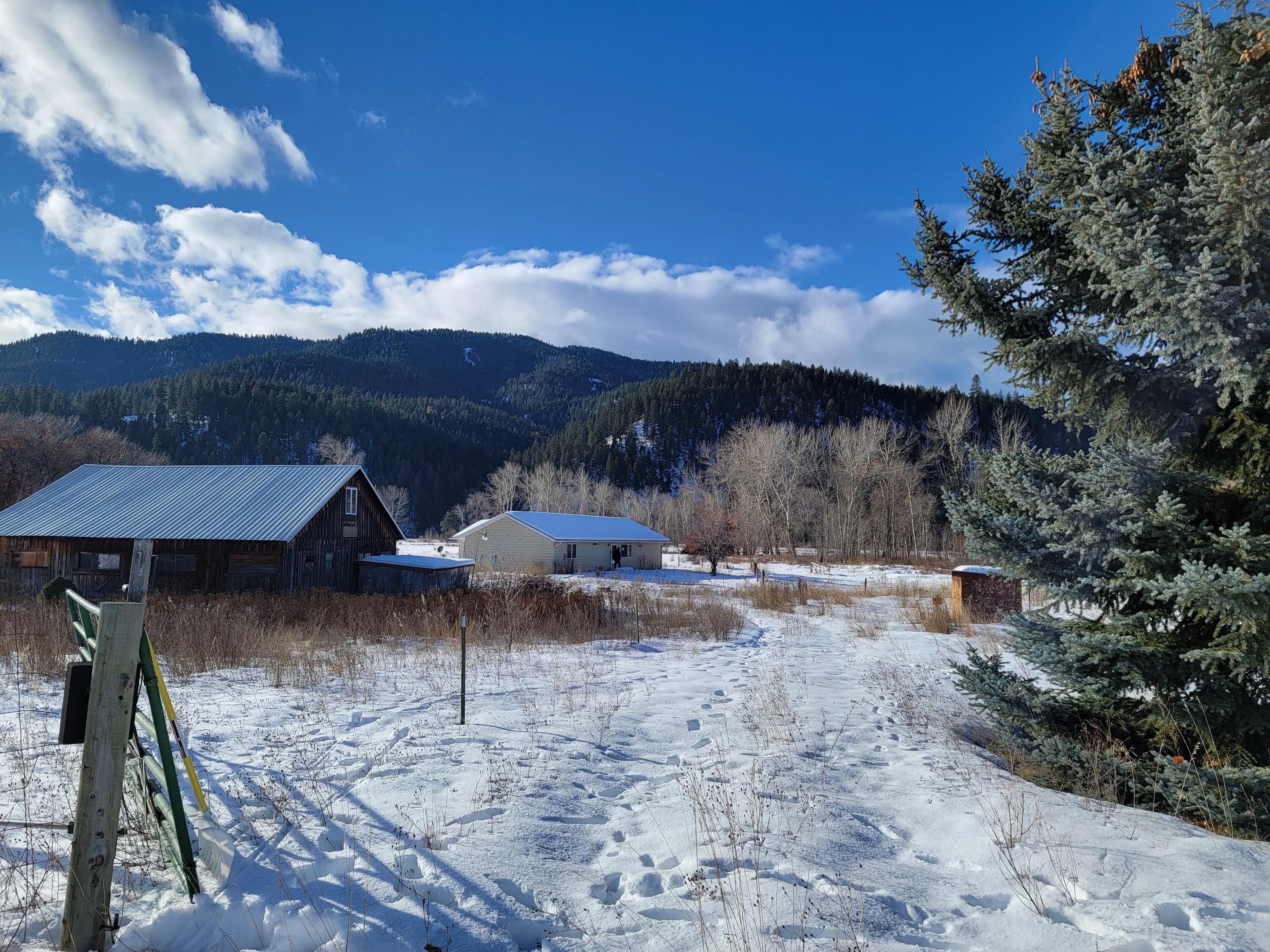 Clinton, Missoula County, MT Lakefront Property, Waterfront Property