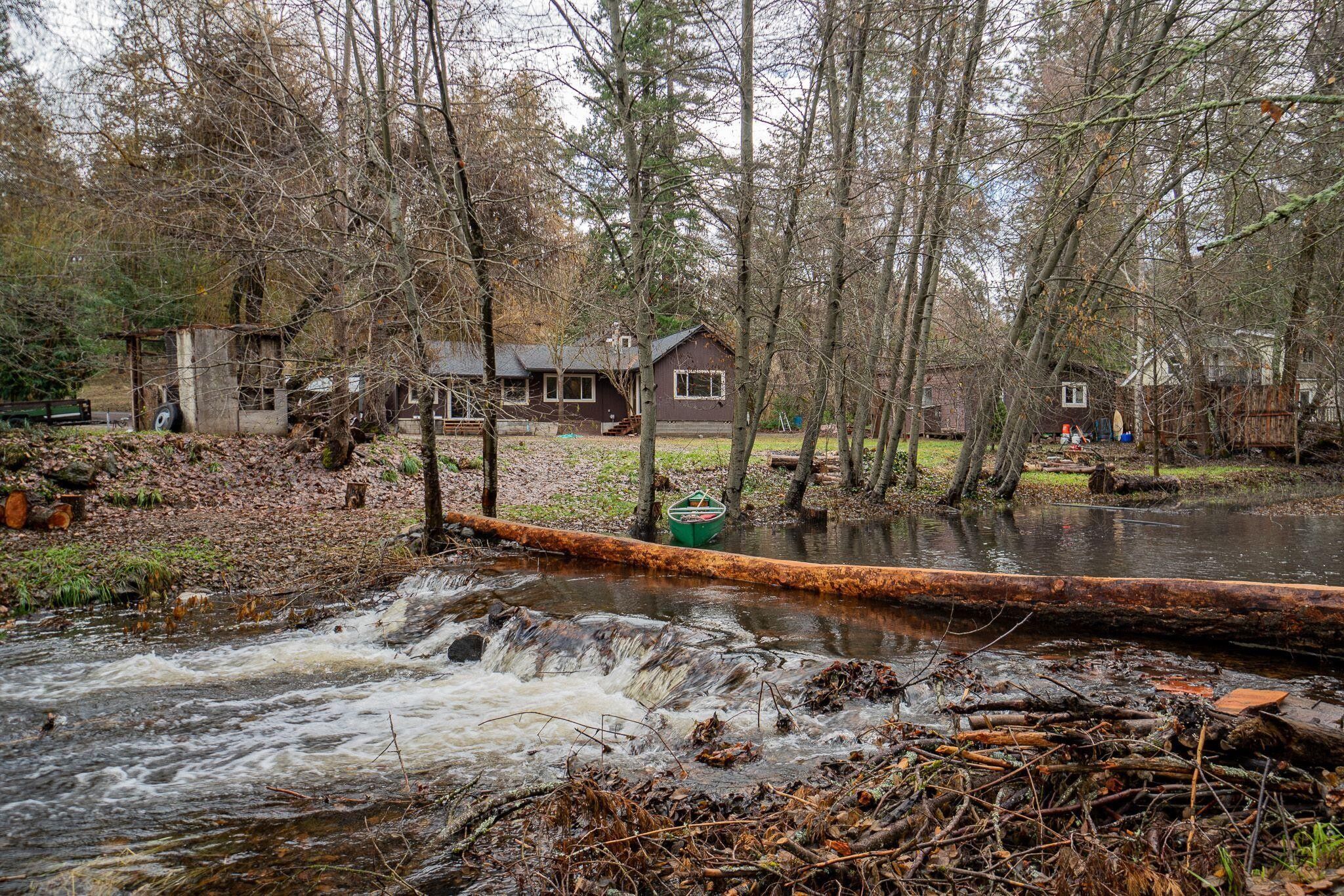 Jacksonville, Jackson County, OR Lakefront Property, Waterfront