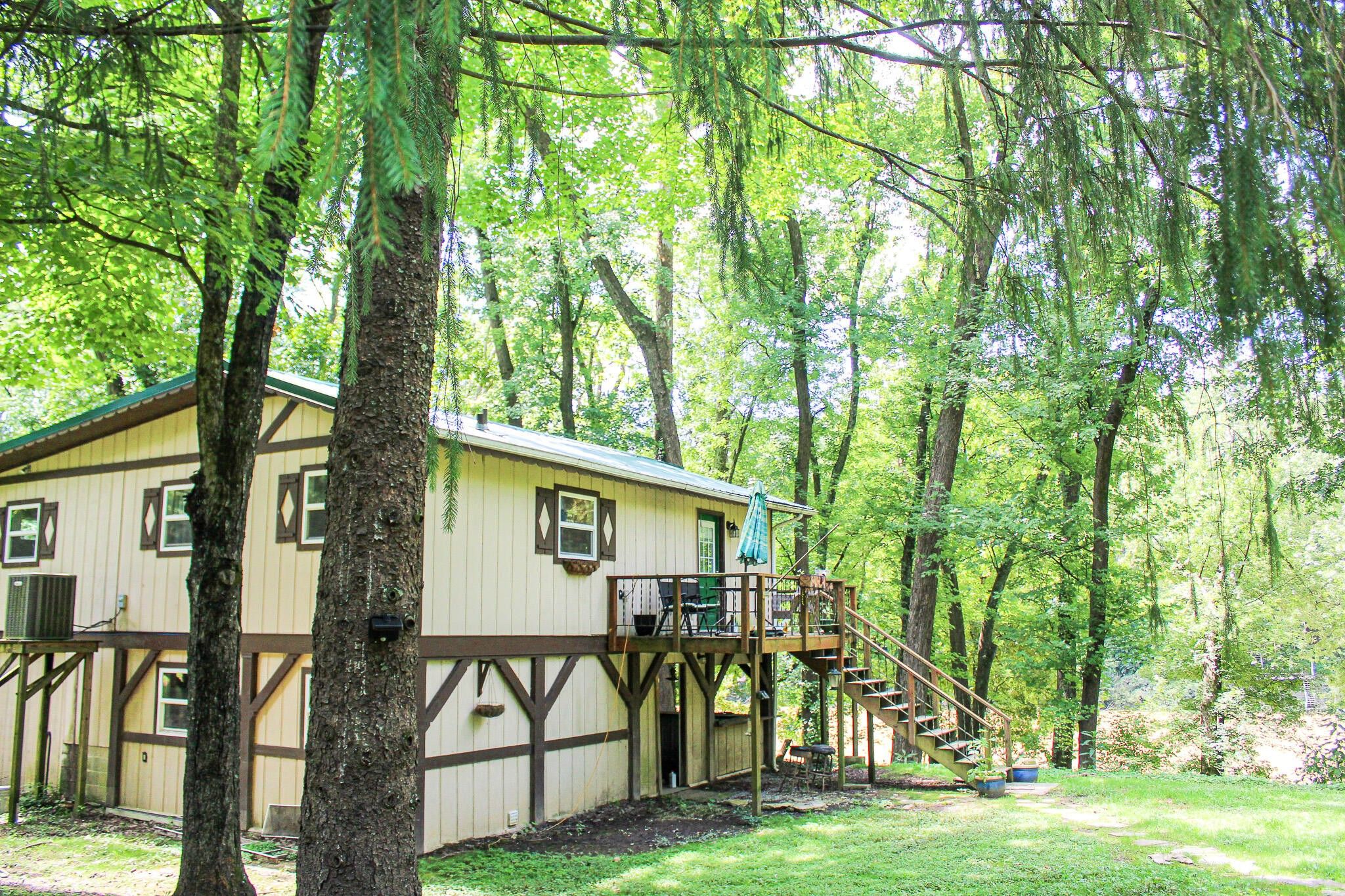 Versailles, Woodford County, KY Lakefront Property, Waterfront Property