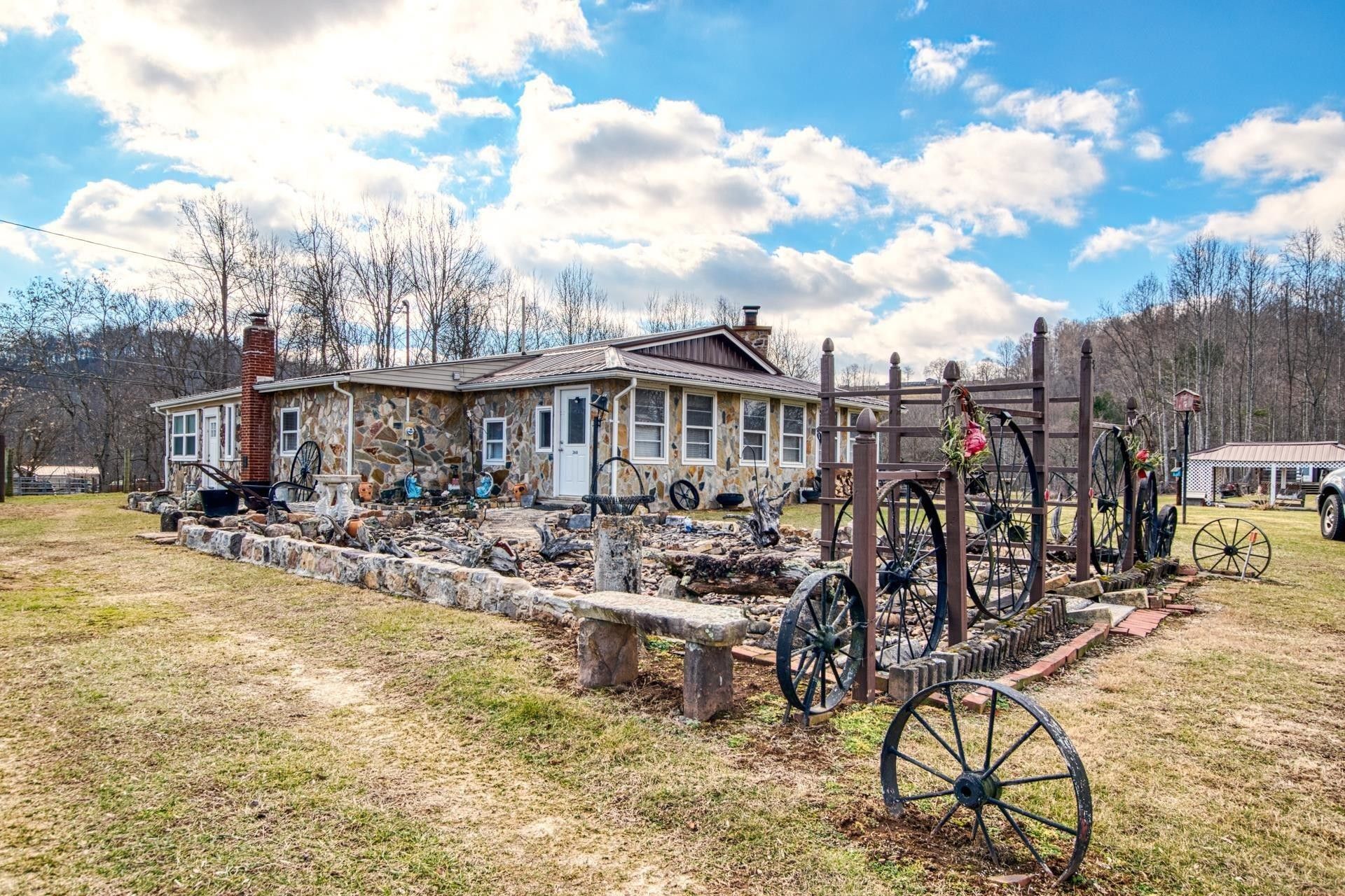 Pembroke, Giles County, VA House for sale Property ID 415597904