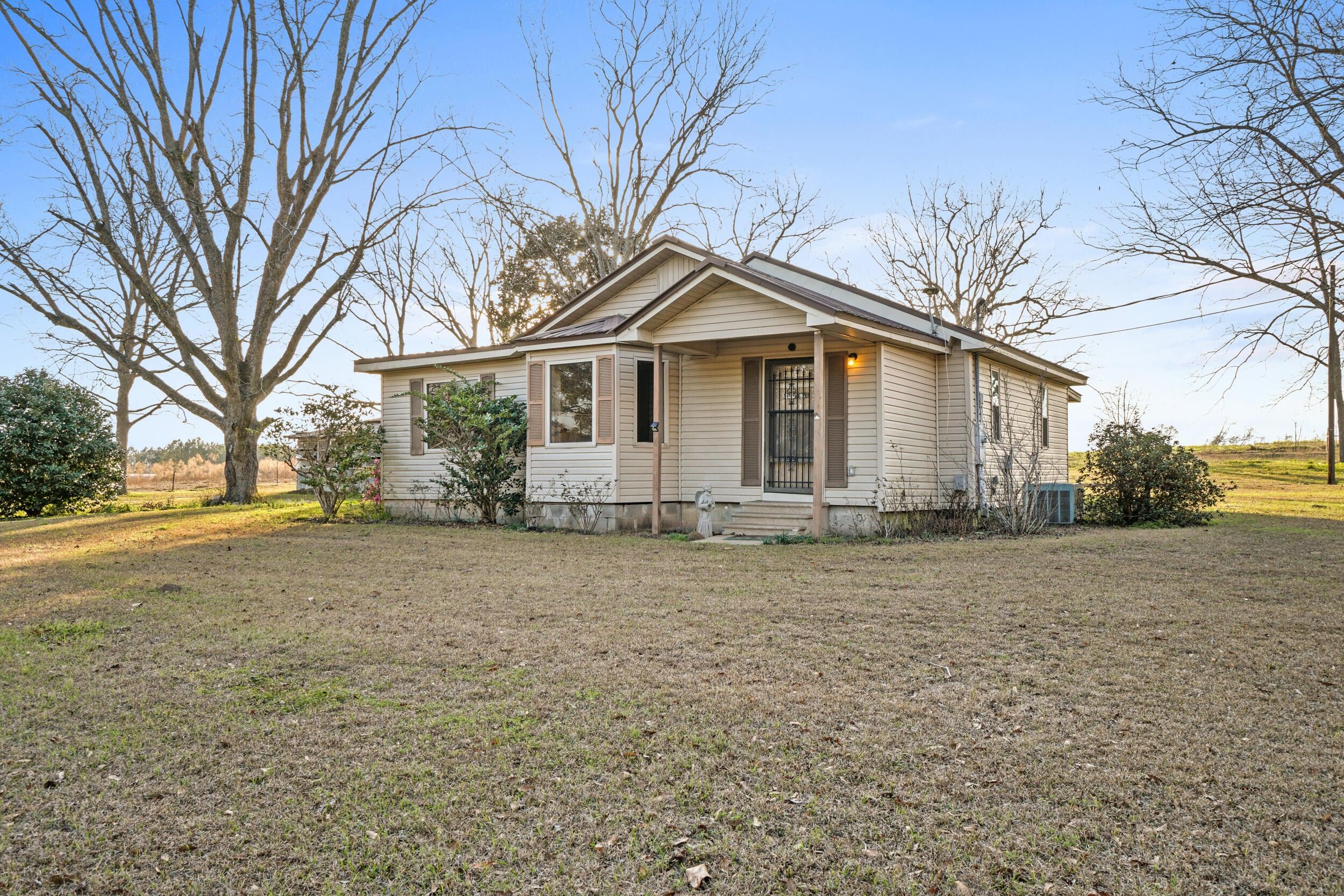 Graceville, Jackson County, FL Lakefront Property, Waterfront Property