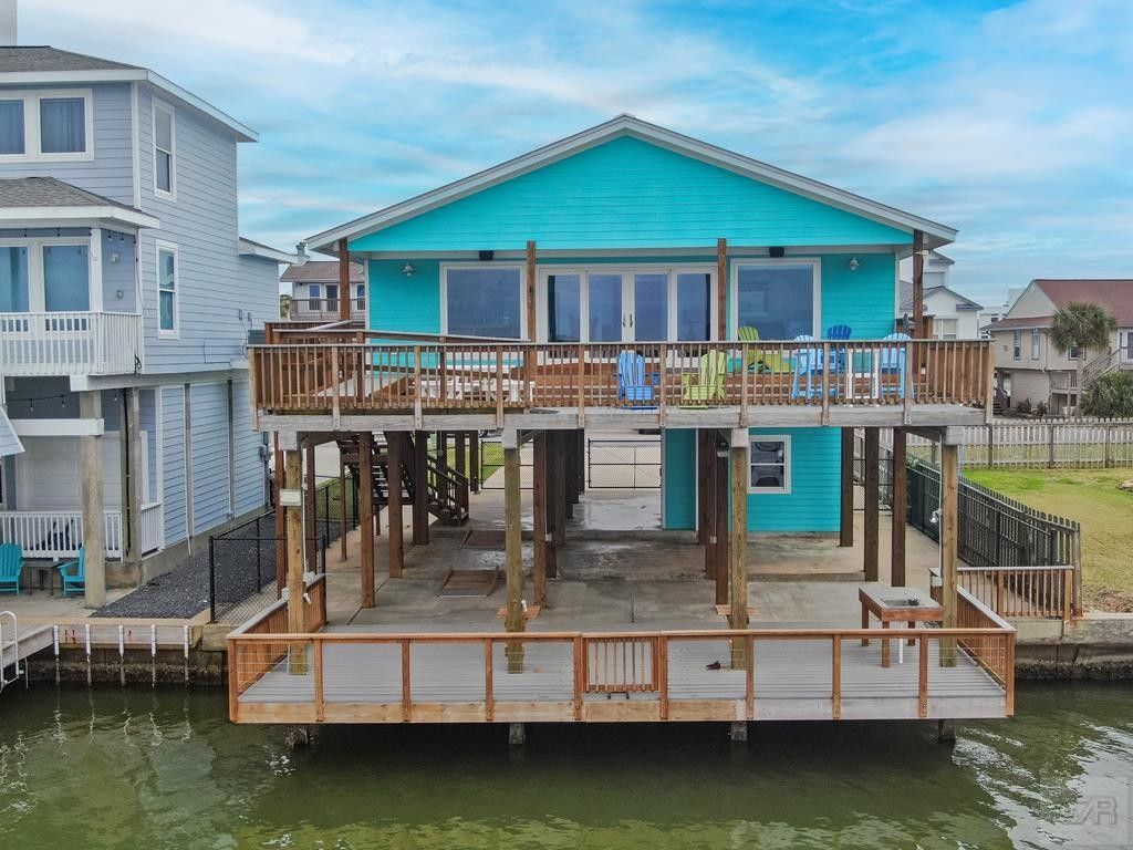 Tiki Island, Galveston County, TX Lakefront Property, Waterfront