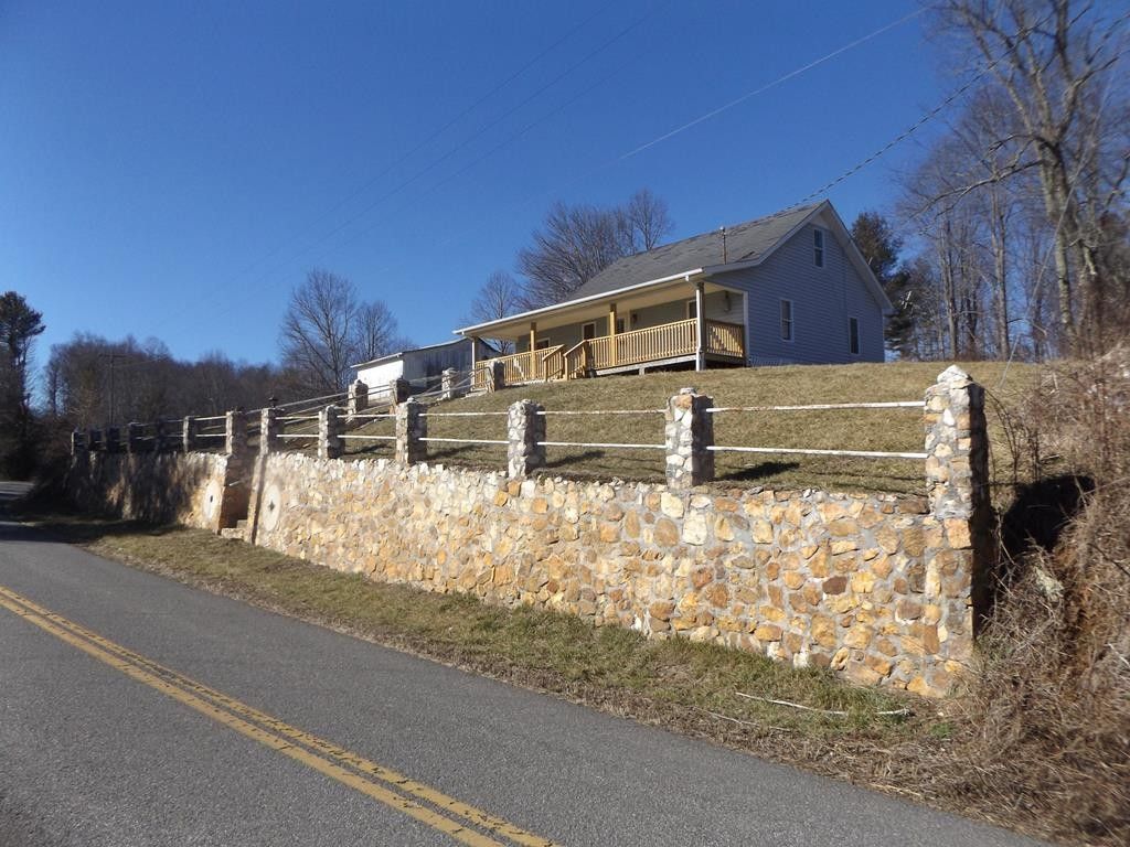 Hillsville, Carroll County, VA Lakefront Property, Waterfront Property