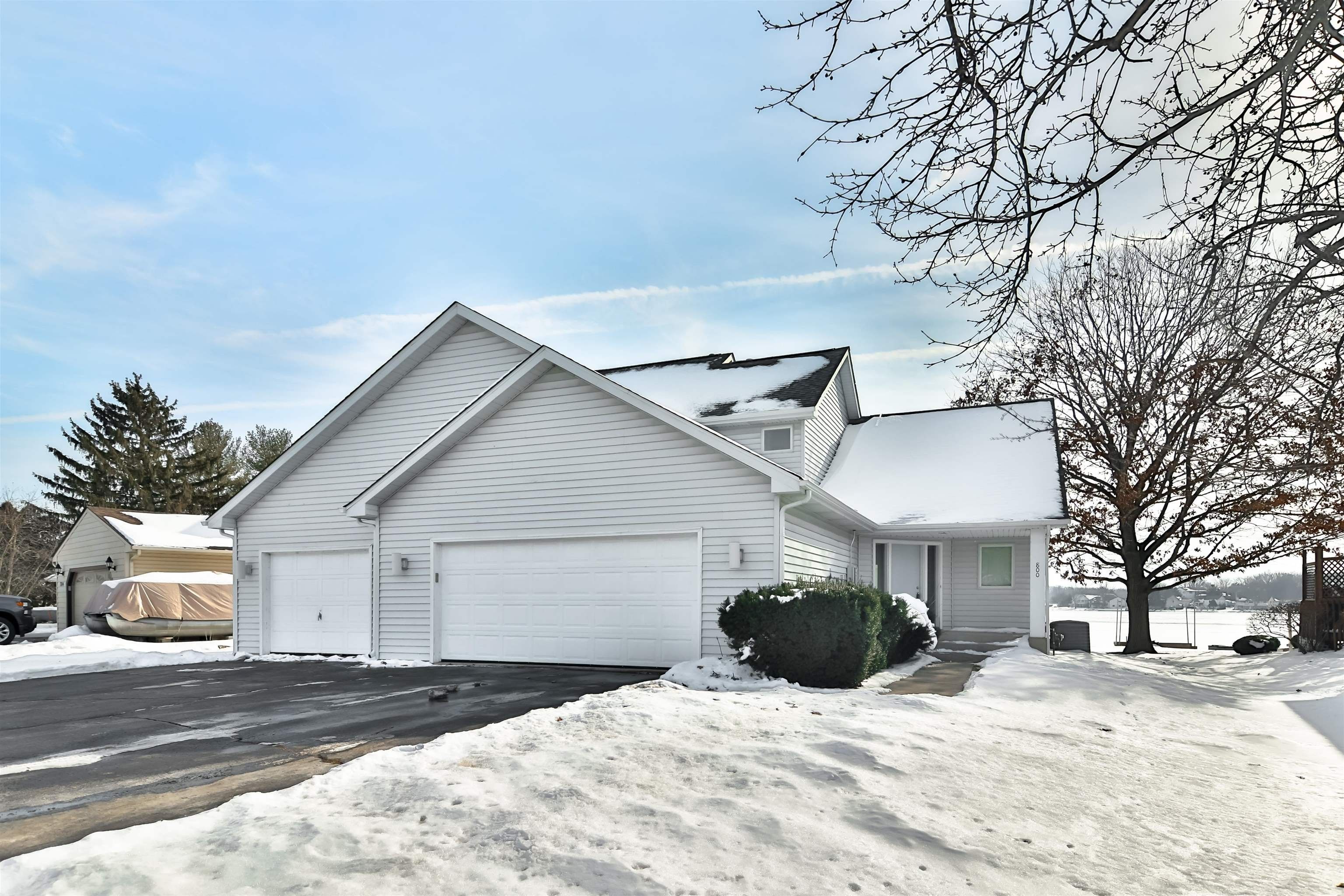 Poplar Grove, Boone County, IL Lakefront Property, Waterfront Property