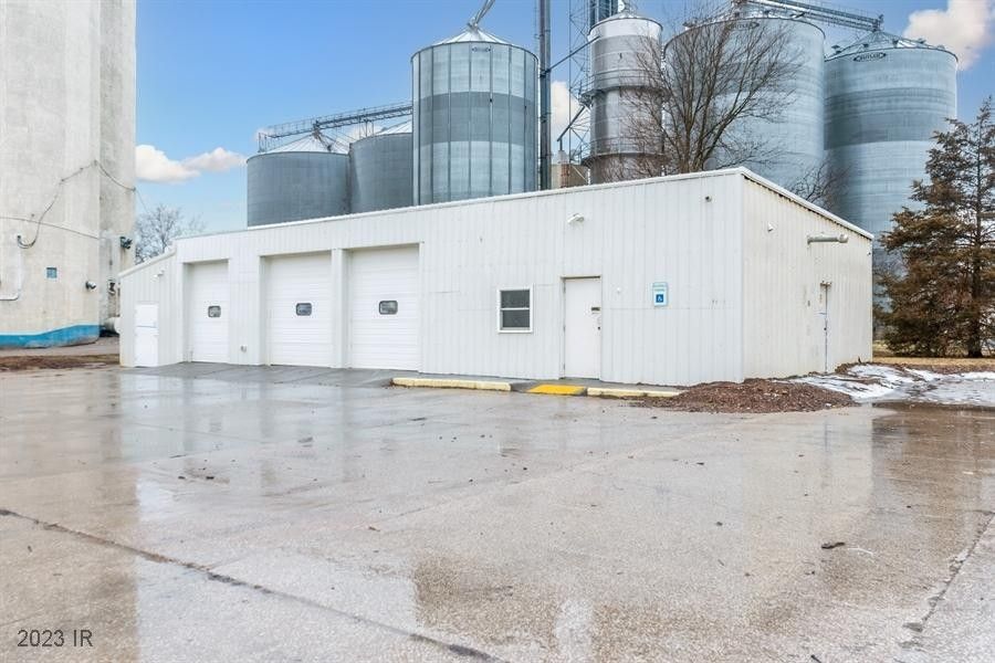 Redfield, Dallas County, IA Commercial Property, House for sale