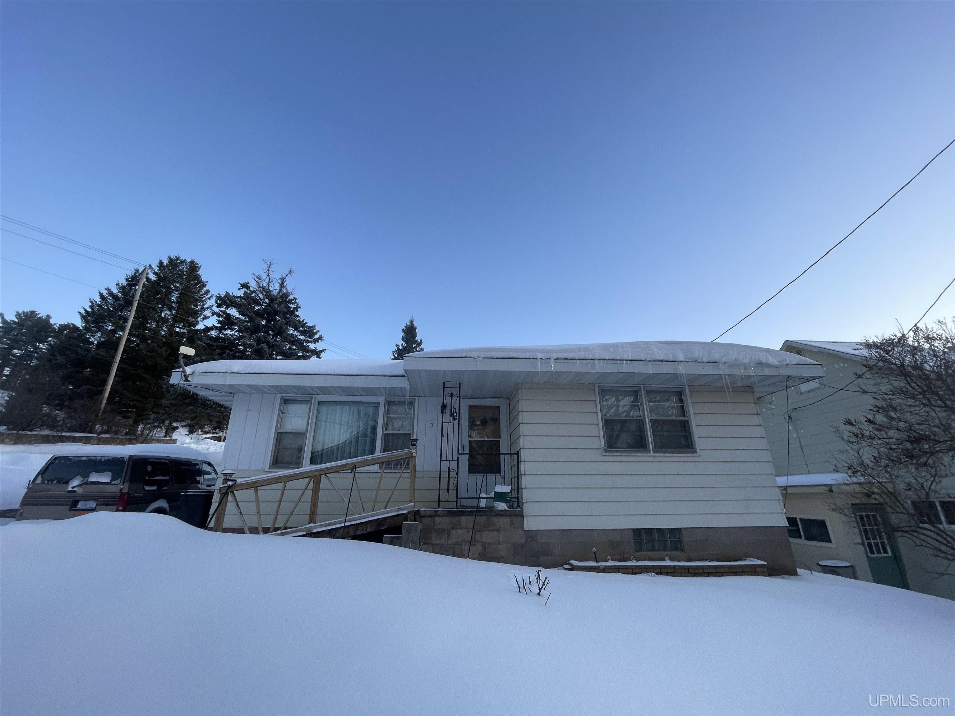 Iron Mountain, Dickinson County, MI House for sale Property ID