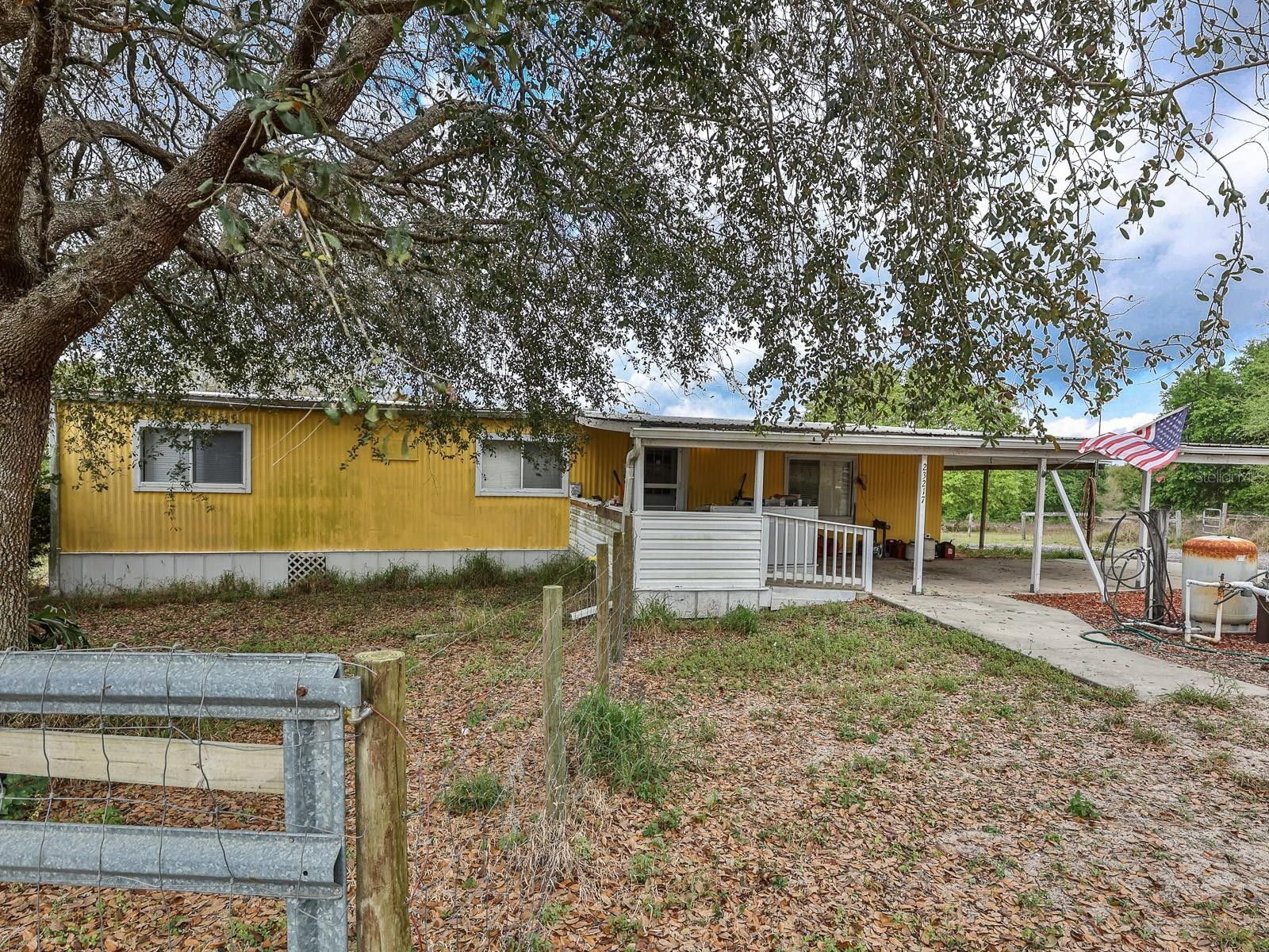 Howey In The Hills, Lake County, FL Lakefront Property, Waterfront