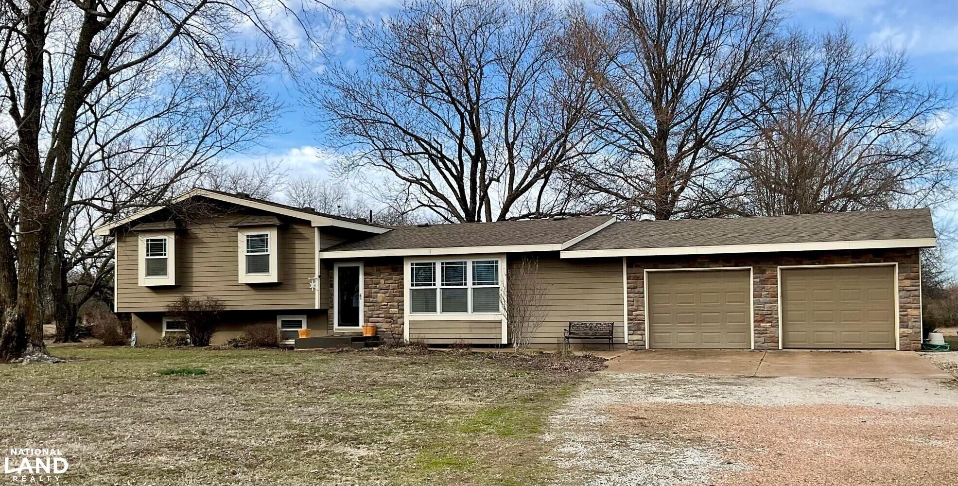 Chanute, Neosho County, KS House for sale Property ID 415950725