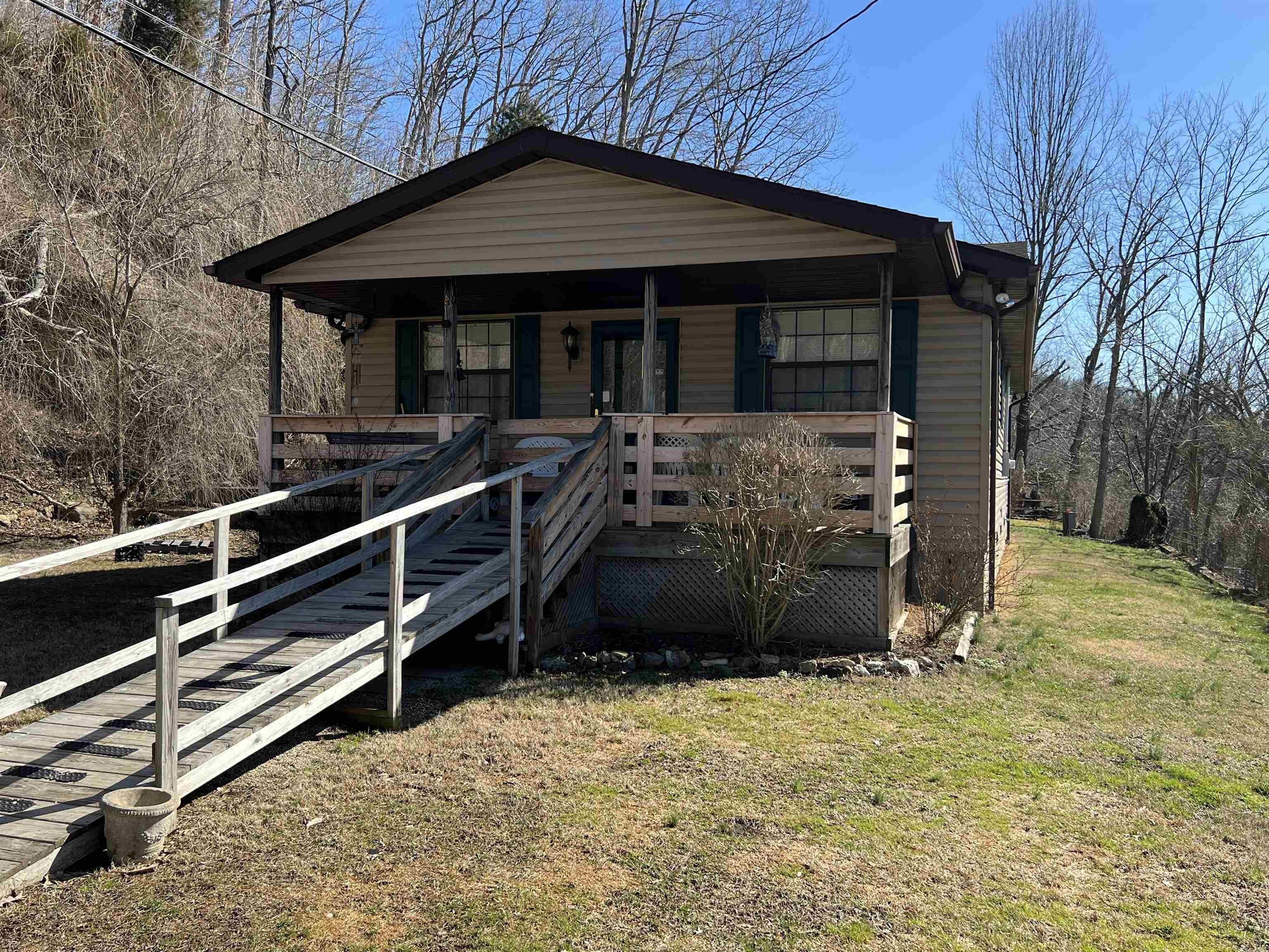 Lavalette, Wayne County, WV House for sale Property ID 415953604