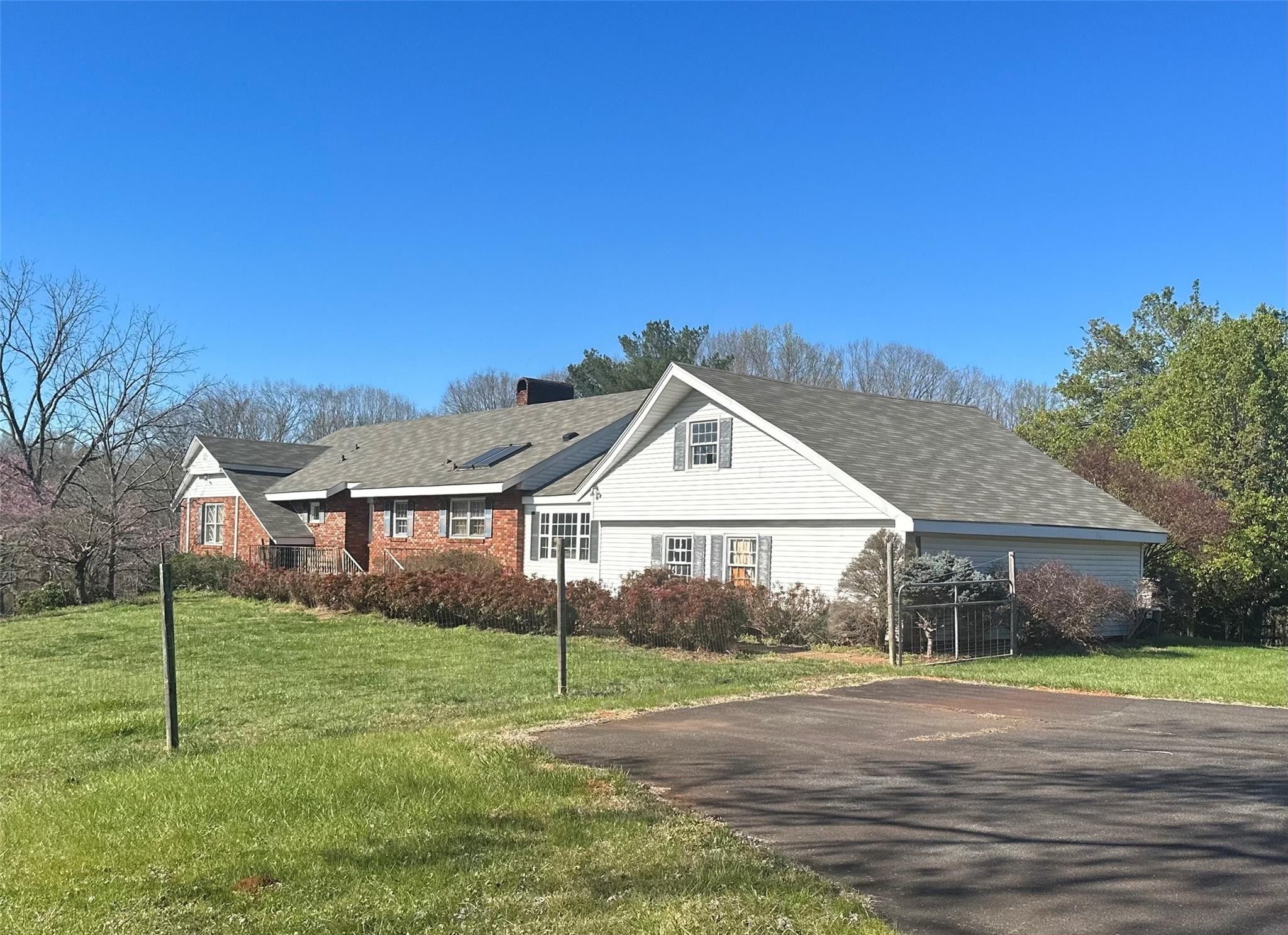 Newton, Catawba County, NC House for sale Property ID 416057435