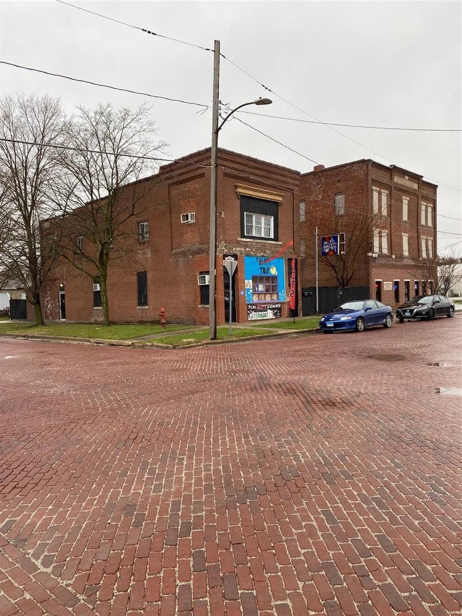 Nokomis, Montgomery County, IL Commercial Property, House for sale