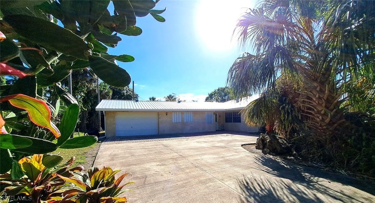 Moore Haven, Glades County, FL Lakefront Property, Waterfront Property, House for sale Property