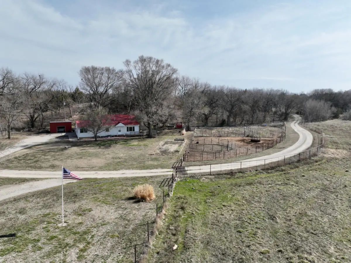 El Dorado, Butler County, KS Recreational Property, Horse Property, House for auction Property