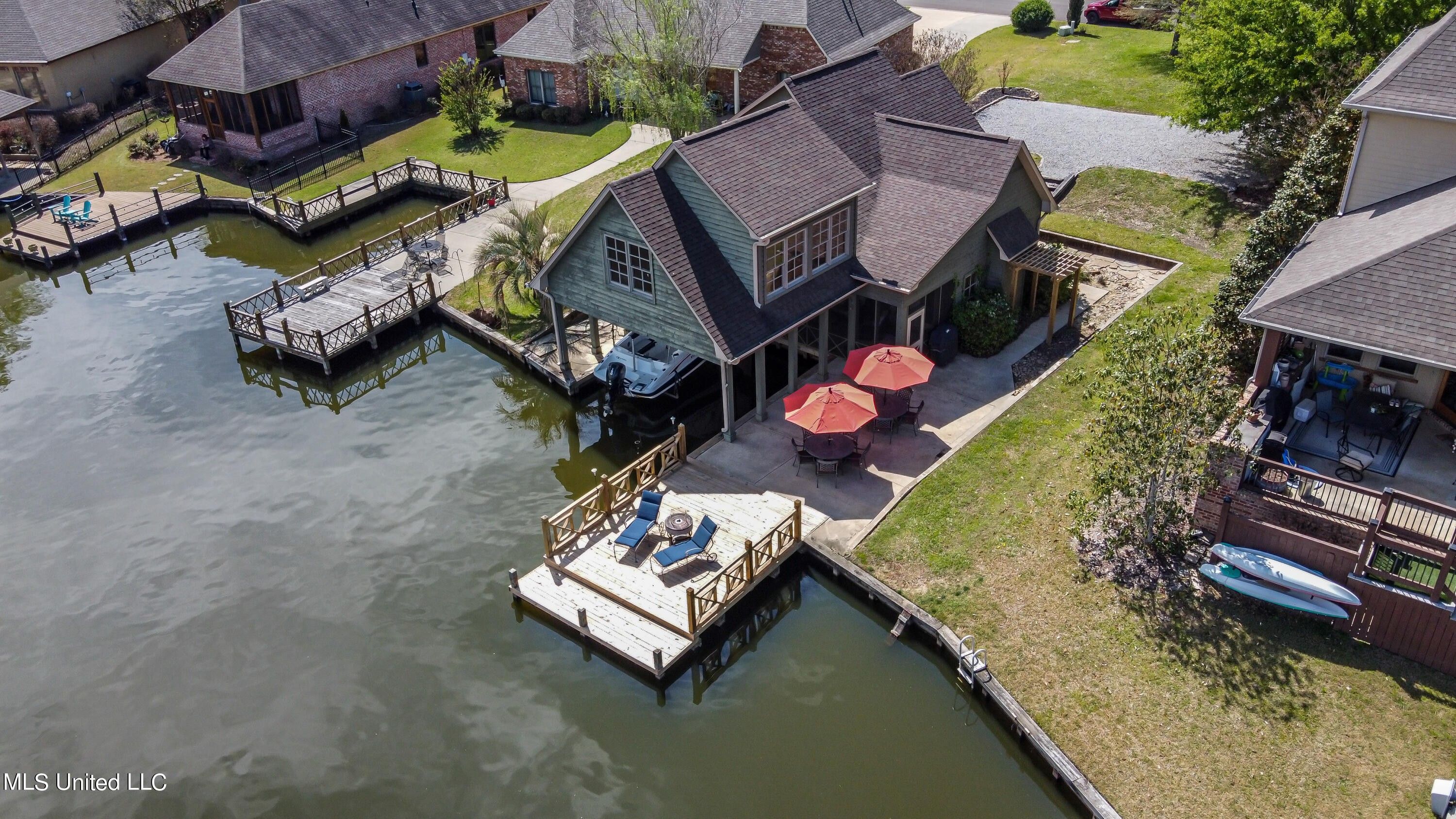 Madison, Madison County, MS Lakefront Property, Waterfront Property, House for sale Property ID