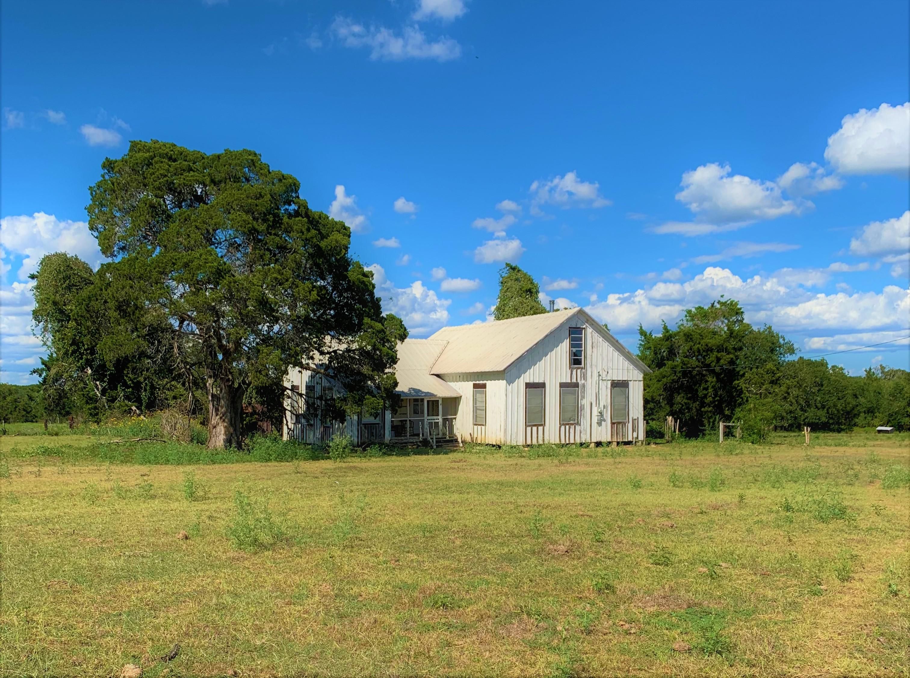 672 County Road 372, Shiner, TX 77984 MLS SABRSULA 63.55 ACRES