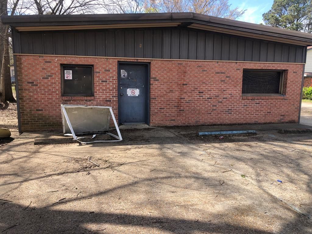 Charleston, Tallahatchie County, MS Commercial Property, House for sale
