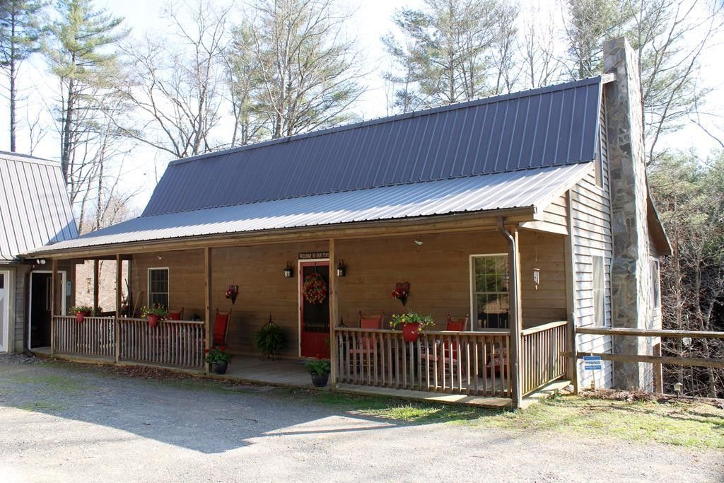 Hillsville, Carroll County, VA Lakefront Property, Waterfront Property, House for sale Property