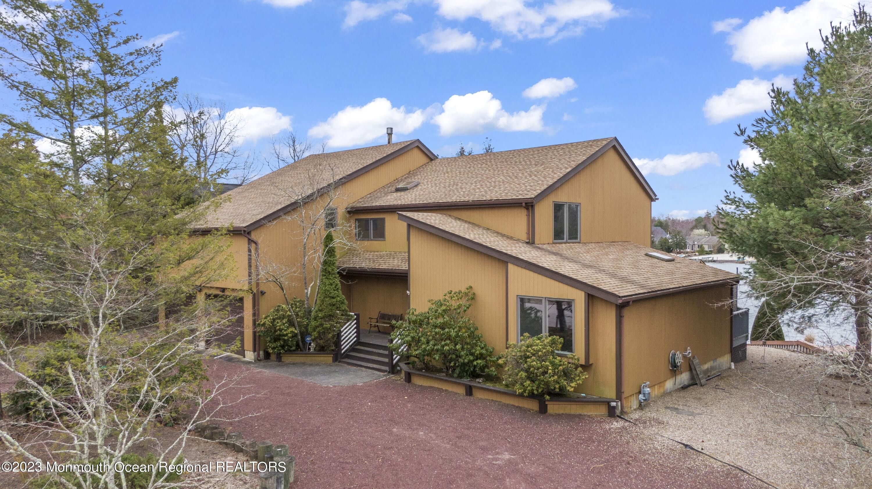 Manahawkin, Ocean County, NJ Lakefront Property, Waterfront Property