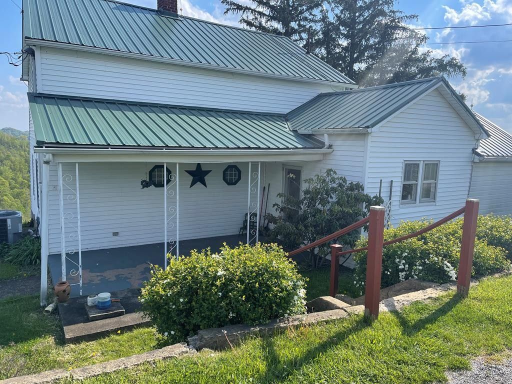 New Martinsville, Wetzel County, WV Farms and Ranches, House for sale