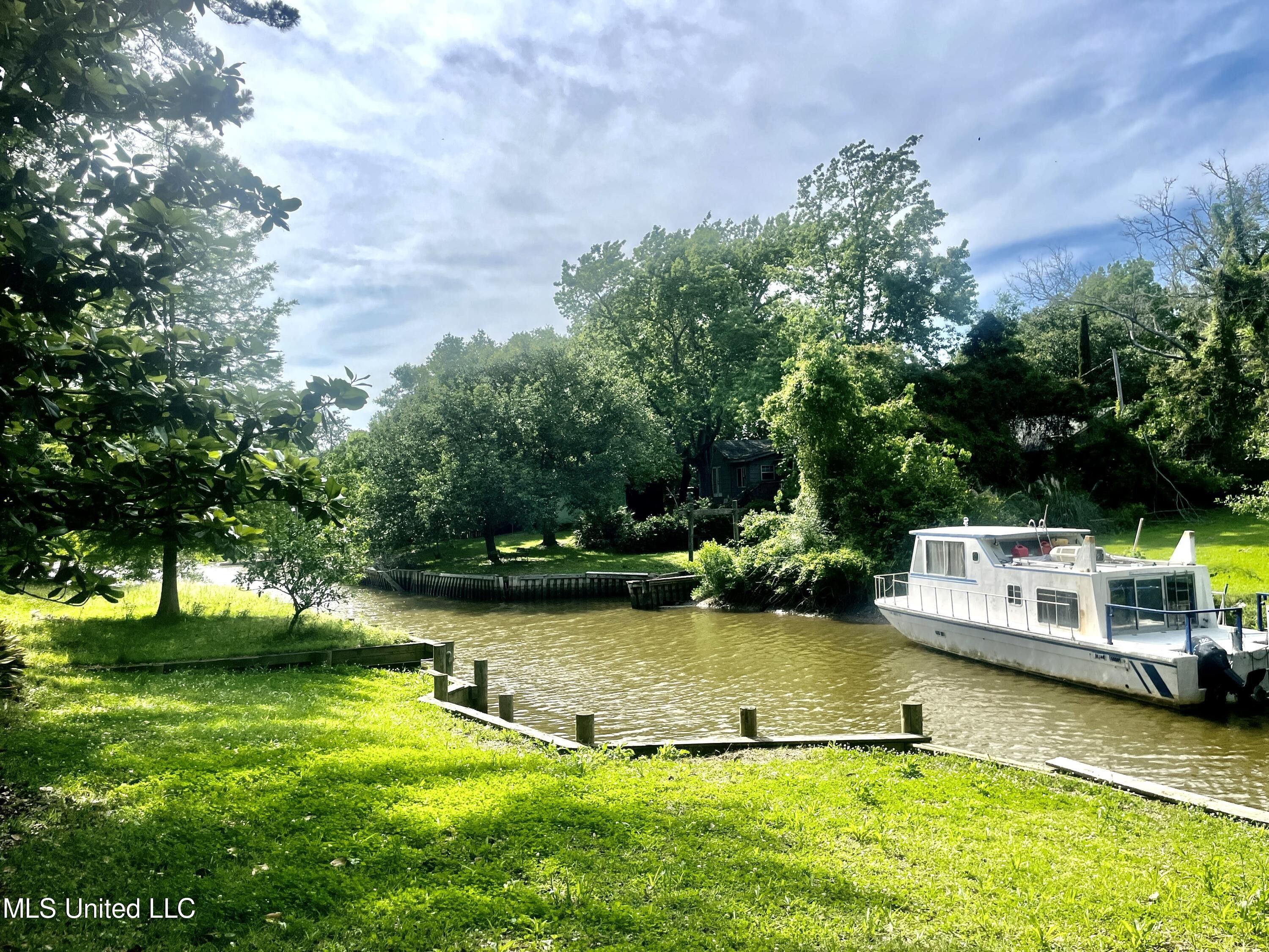 Gautier, Jackson County, MS Farms and Ranches, Lakefront Property